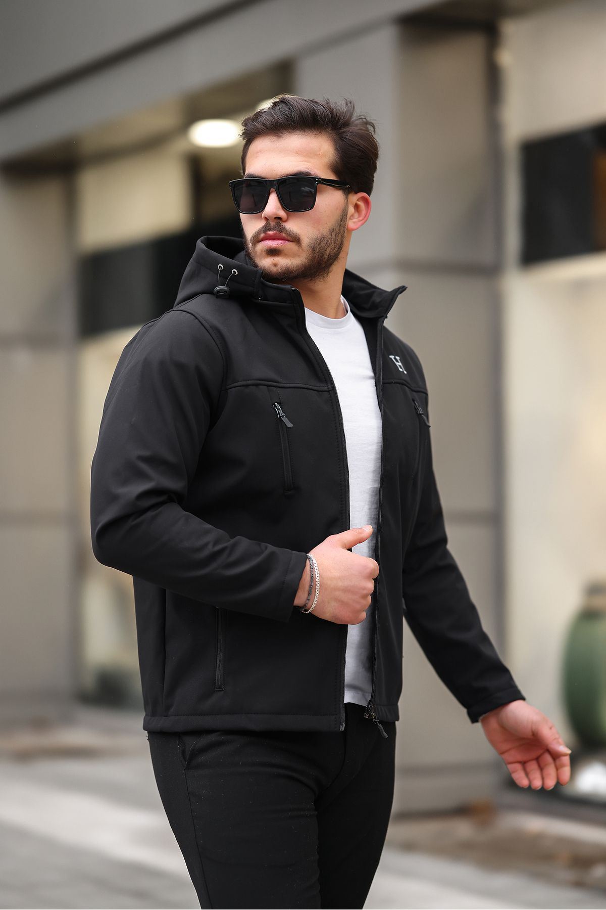 Erkek İçi Polarlı Su ve Rüzgar Geçirmez Softshell Spor Mont