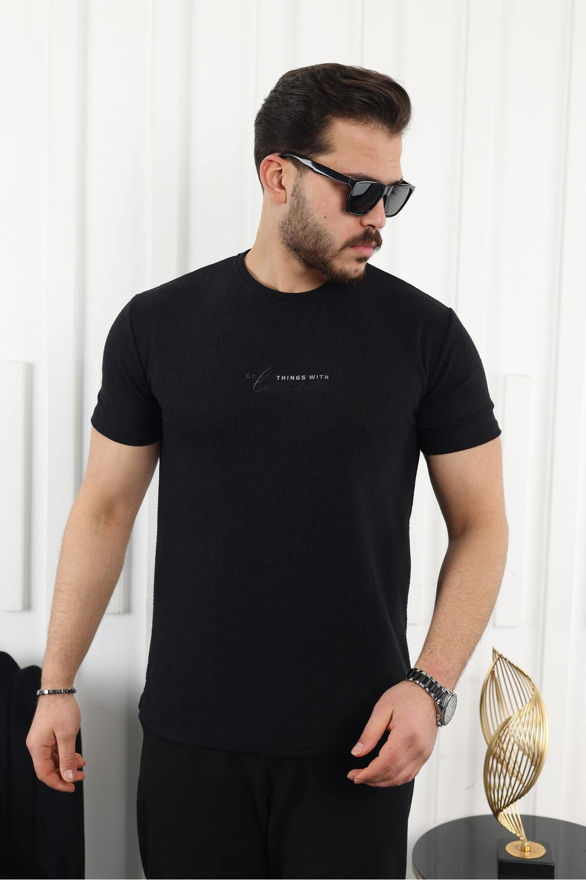 Kendinden Desenli Baskılı T-Shirt