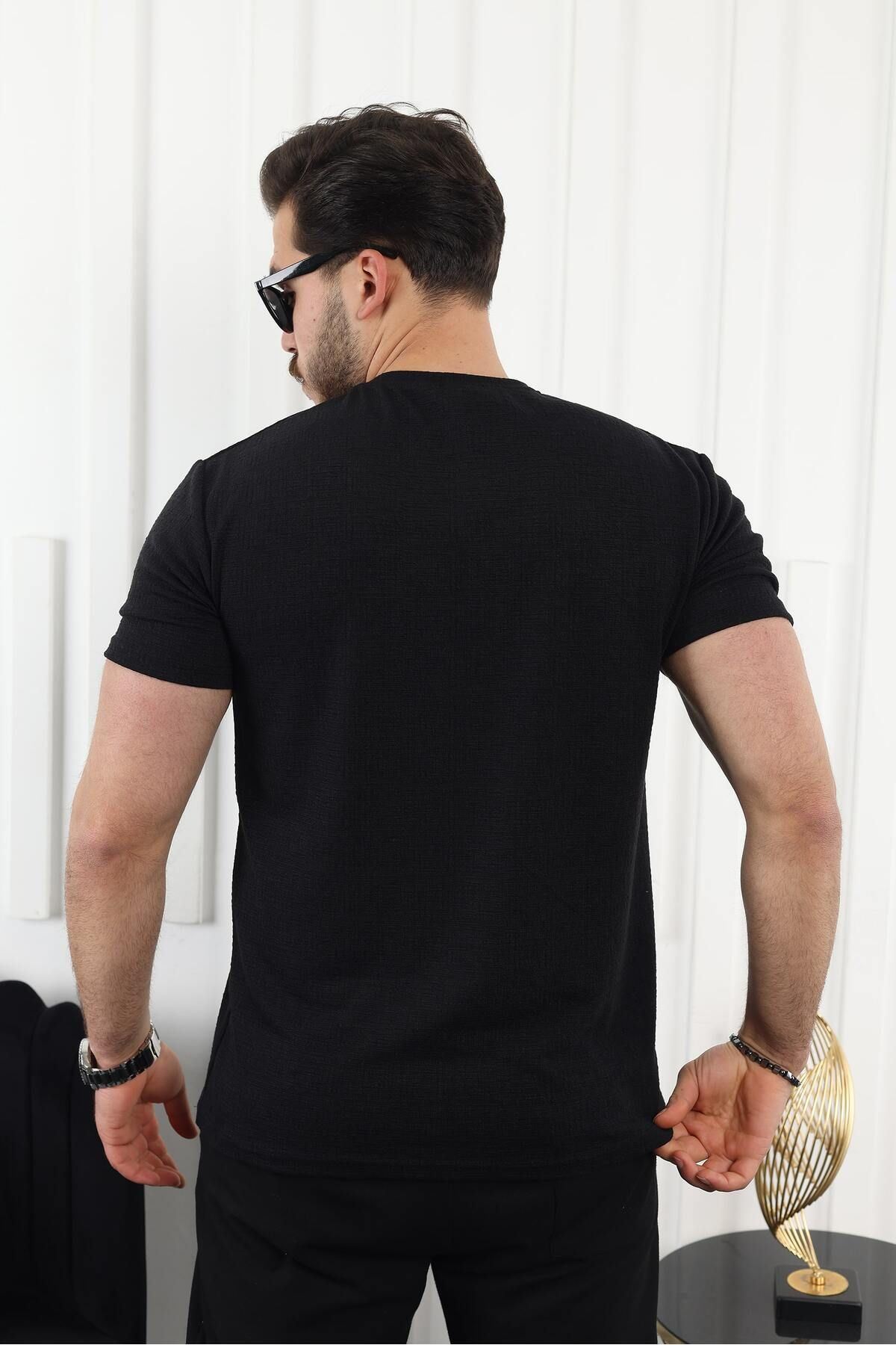 Kendinden Desenli Baskılı T-Shirt