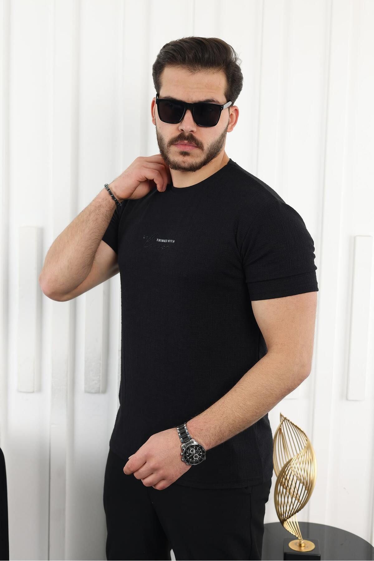 Kendinden Desenli Baskılı T-Shirt