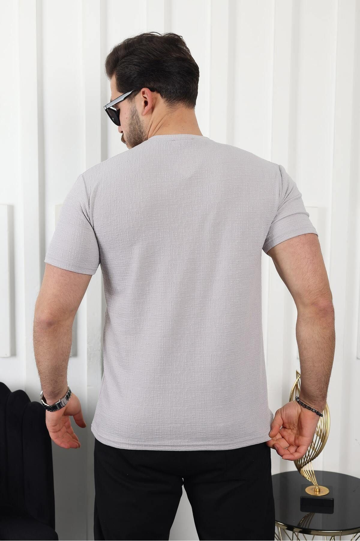 Kendinden Desenli Baskılı T-Shirt