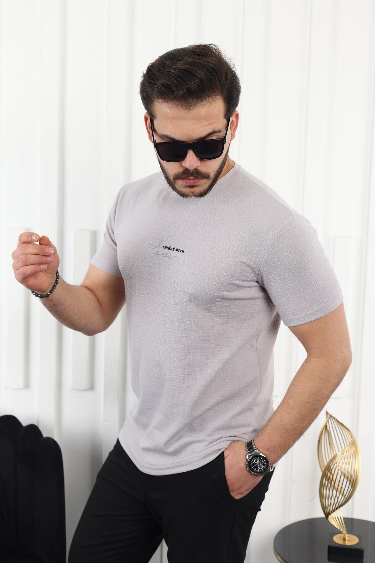 Kendinden Desenli Baskılı T-Shirt