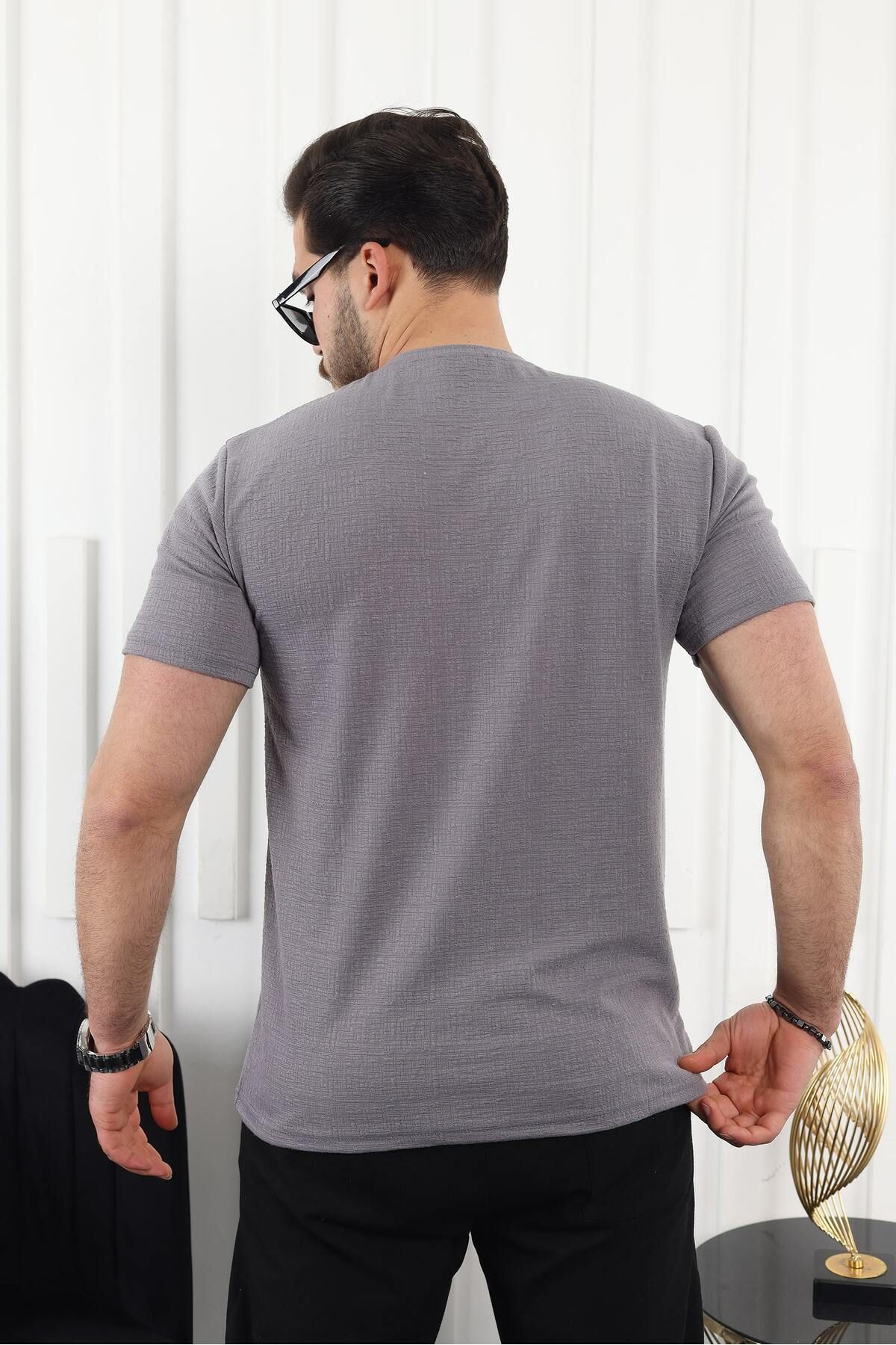 Kendinden Desenli Baskılı T-Shirt