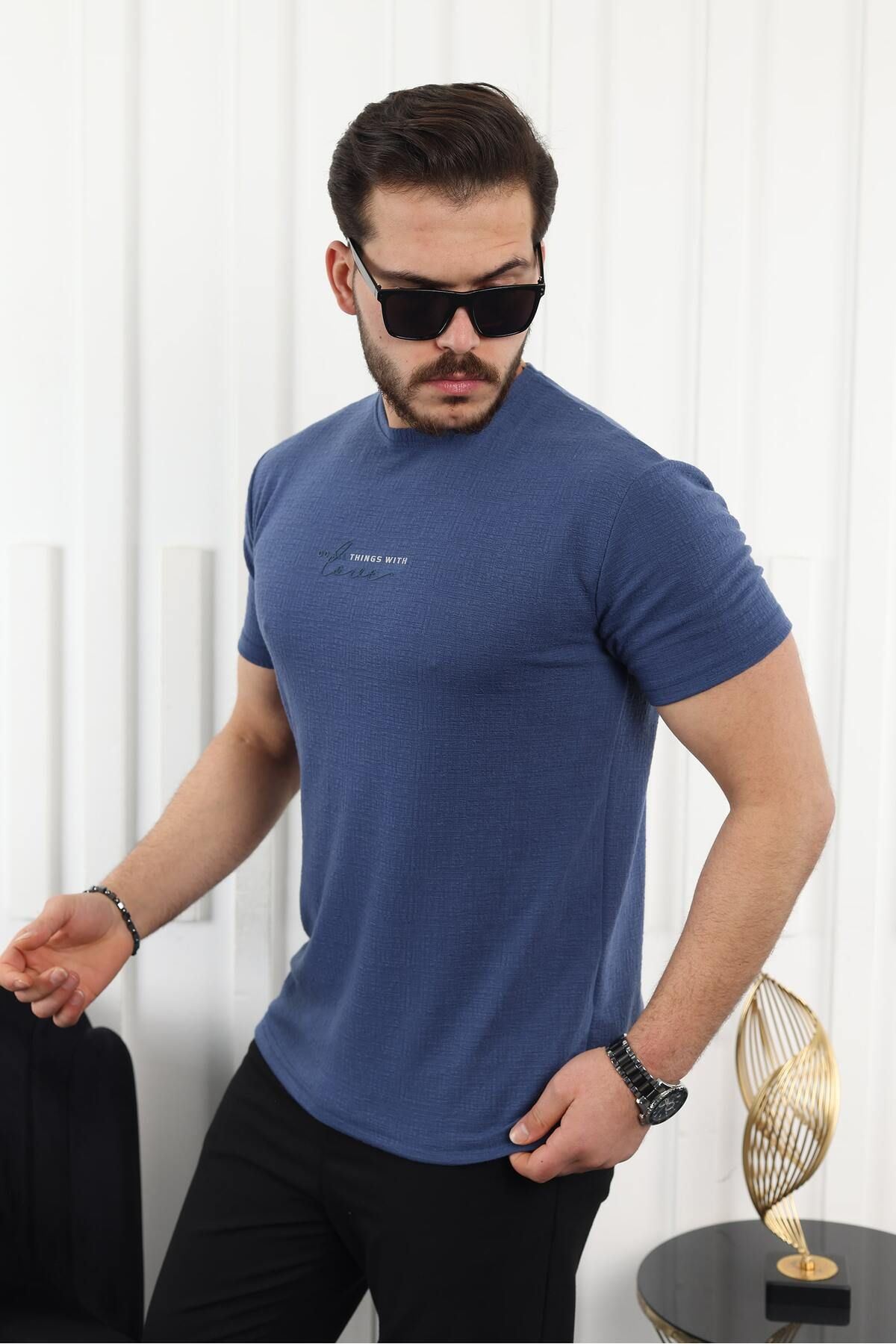 Kendinden Desenli Baskılı T-Shirt