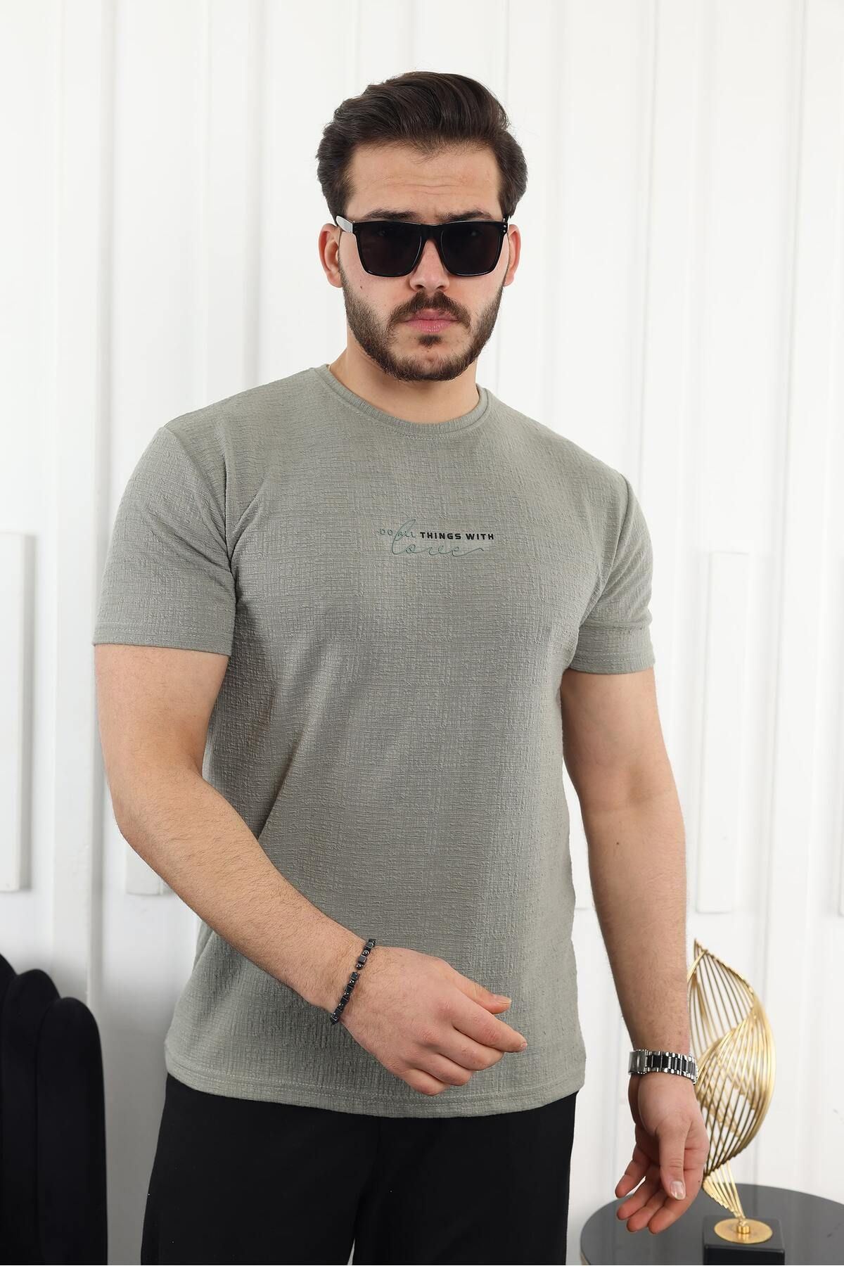 Kendinden Desenli Baskılı T-Shirt