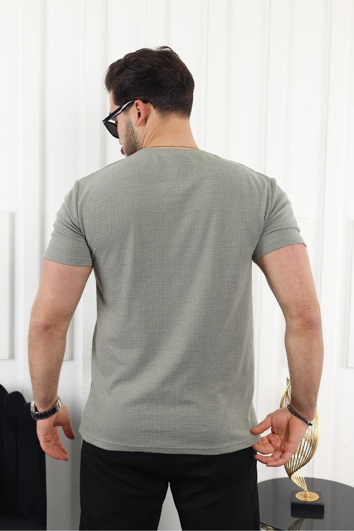 Kendinden Desenli Baskılı T-Shirt