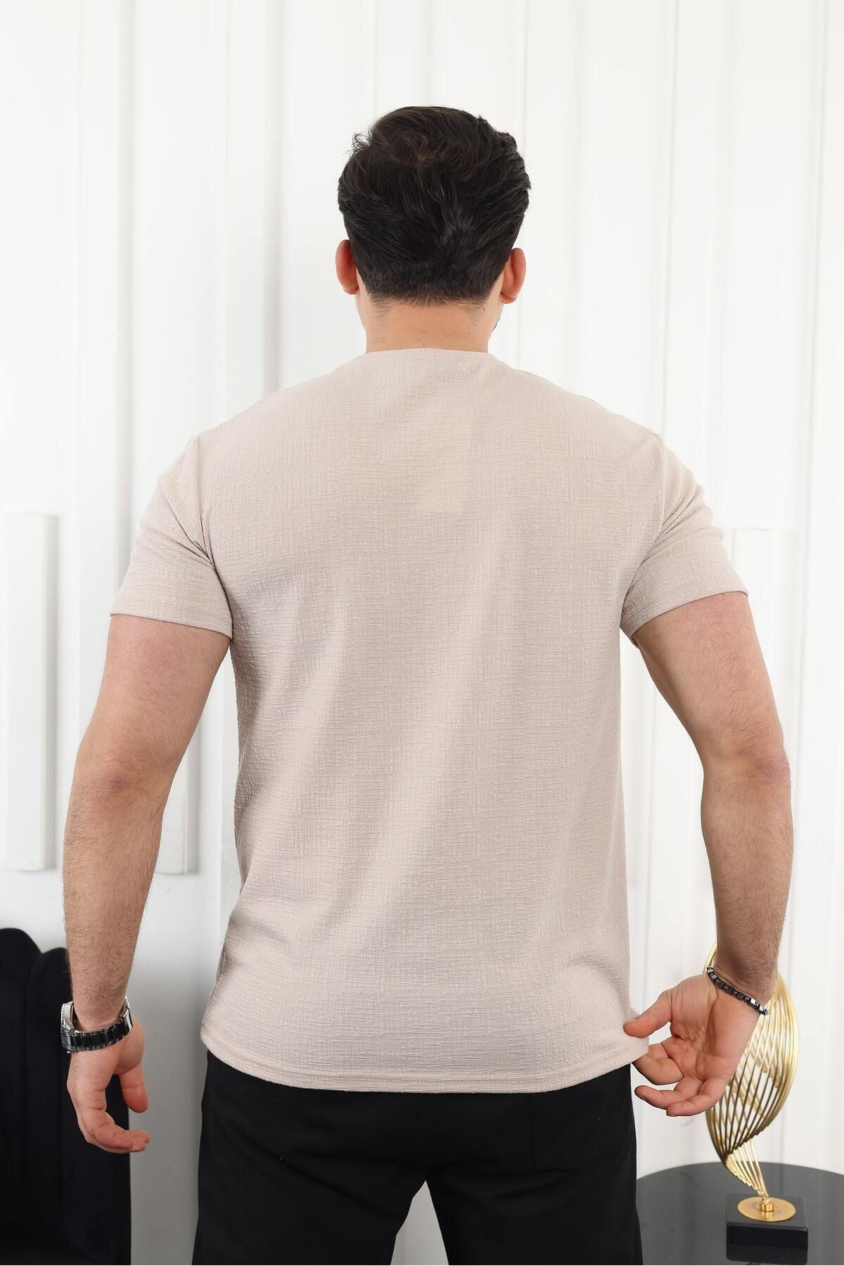 Kendinden Desenli Baskılı T-Shirt