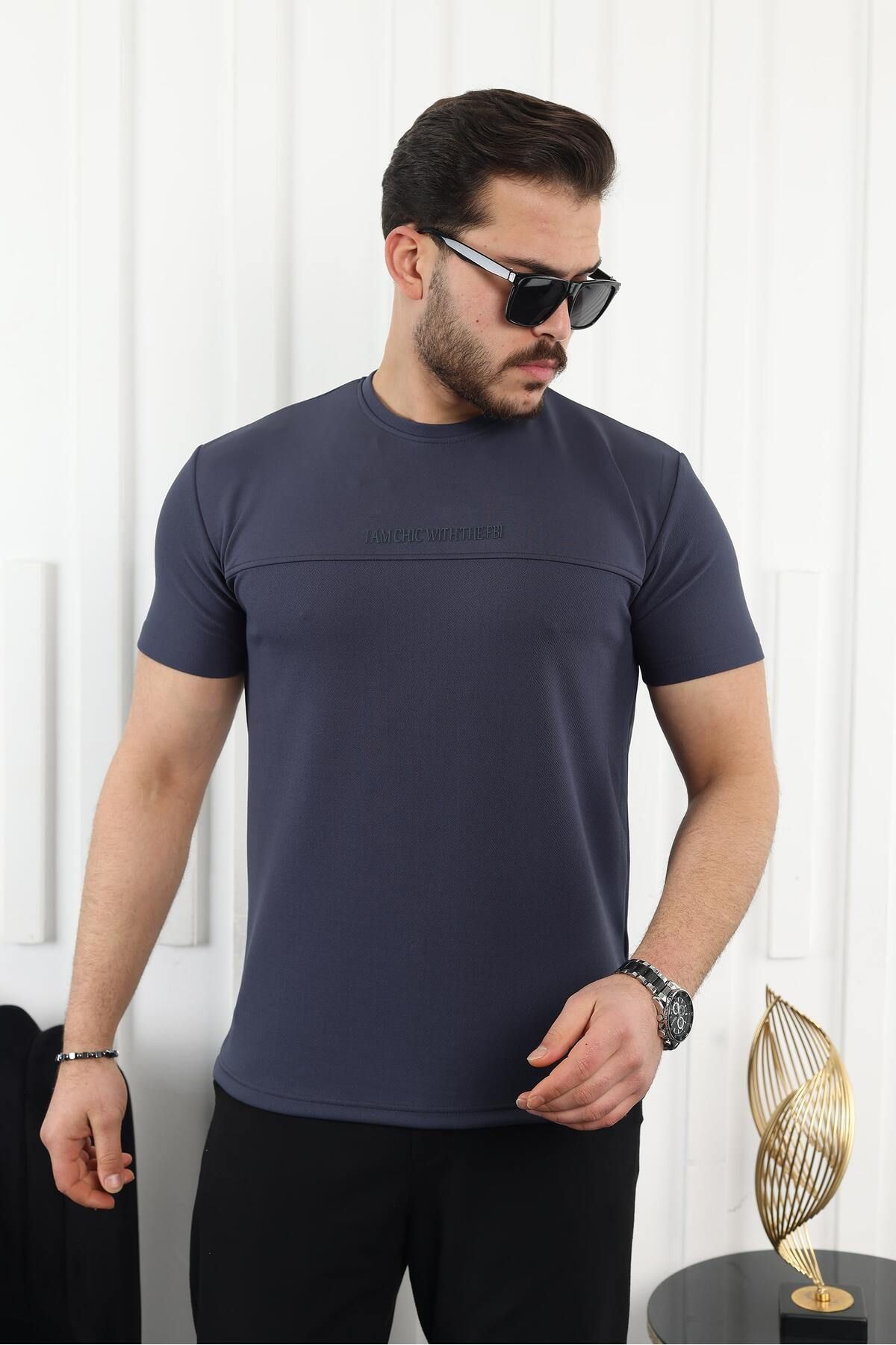 Şerit Detaylı Baskılı T-Shirt