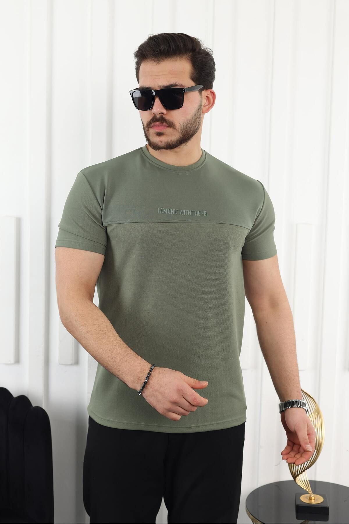 Şerit Detaylı Baskılı T-Shirt
