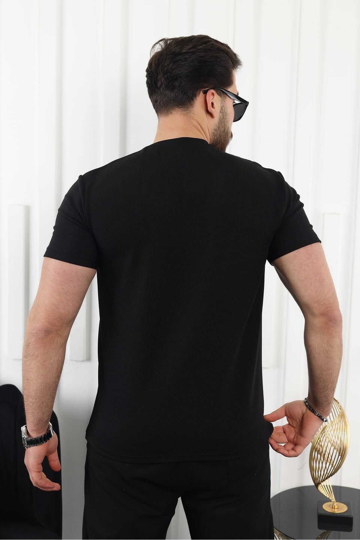 Şerit Detaylı Baskılı T-Shirt