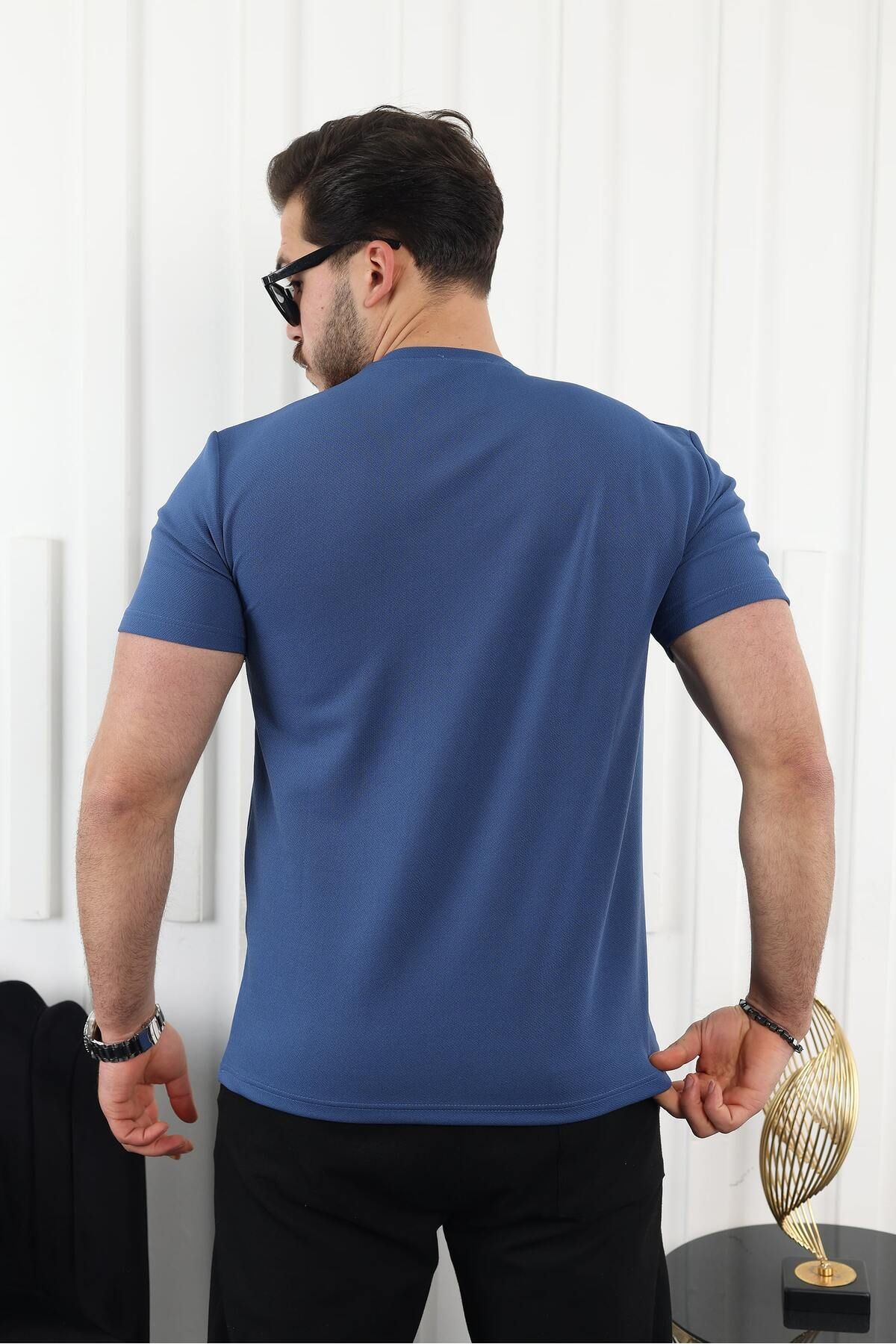 Şerit Detaylı Baskılı T-Shirt