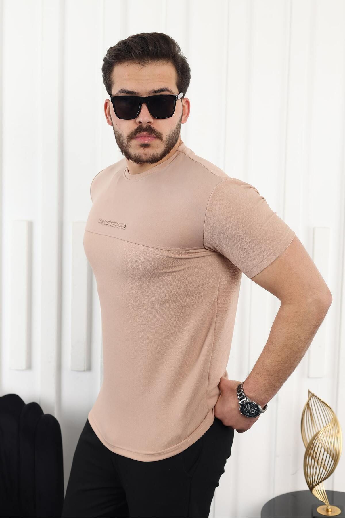 Şerit Detaylı Baskılı T-Shirt