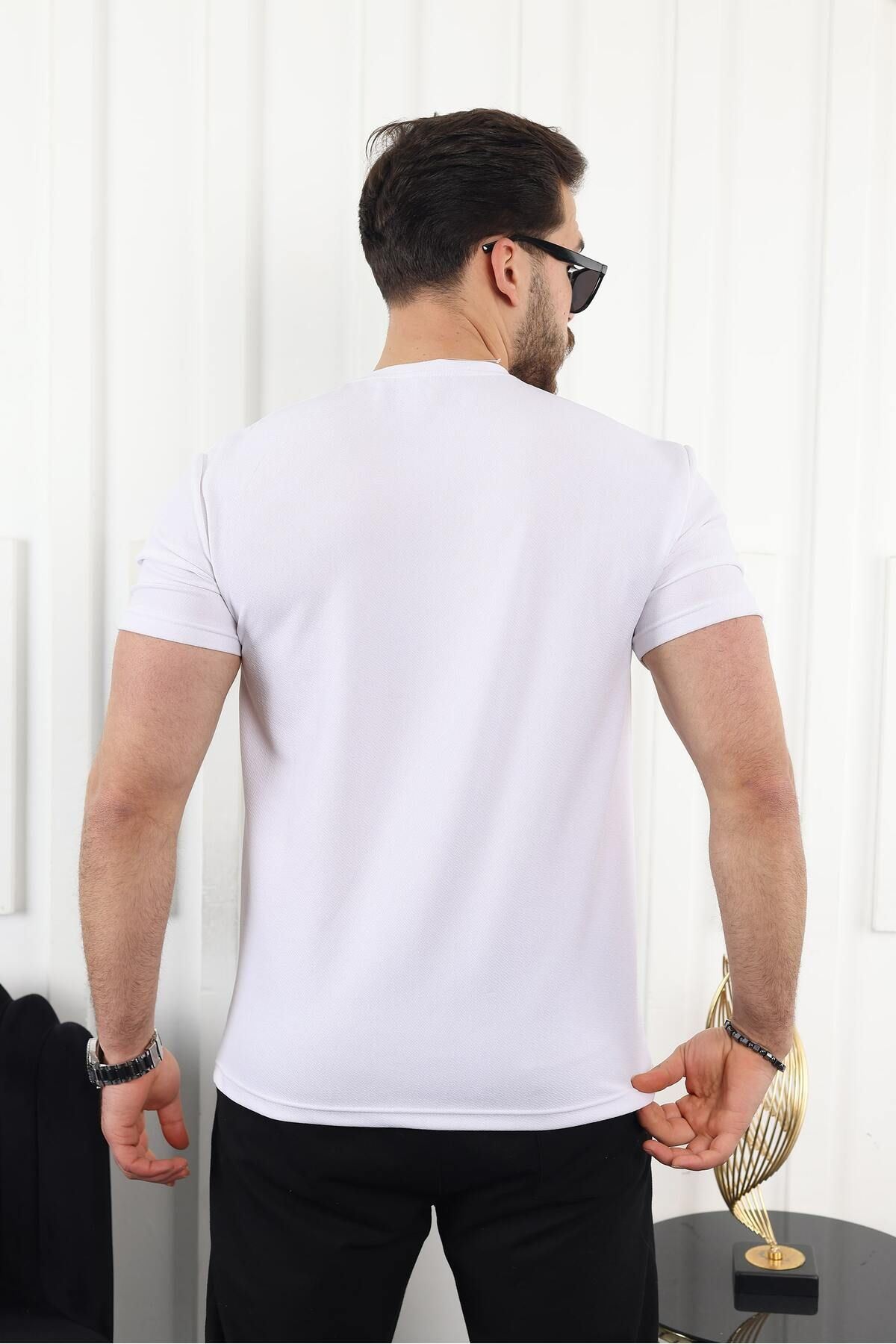 Şerit Detaylı Baskılı T-Shirt