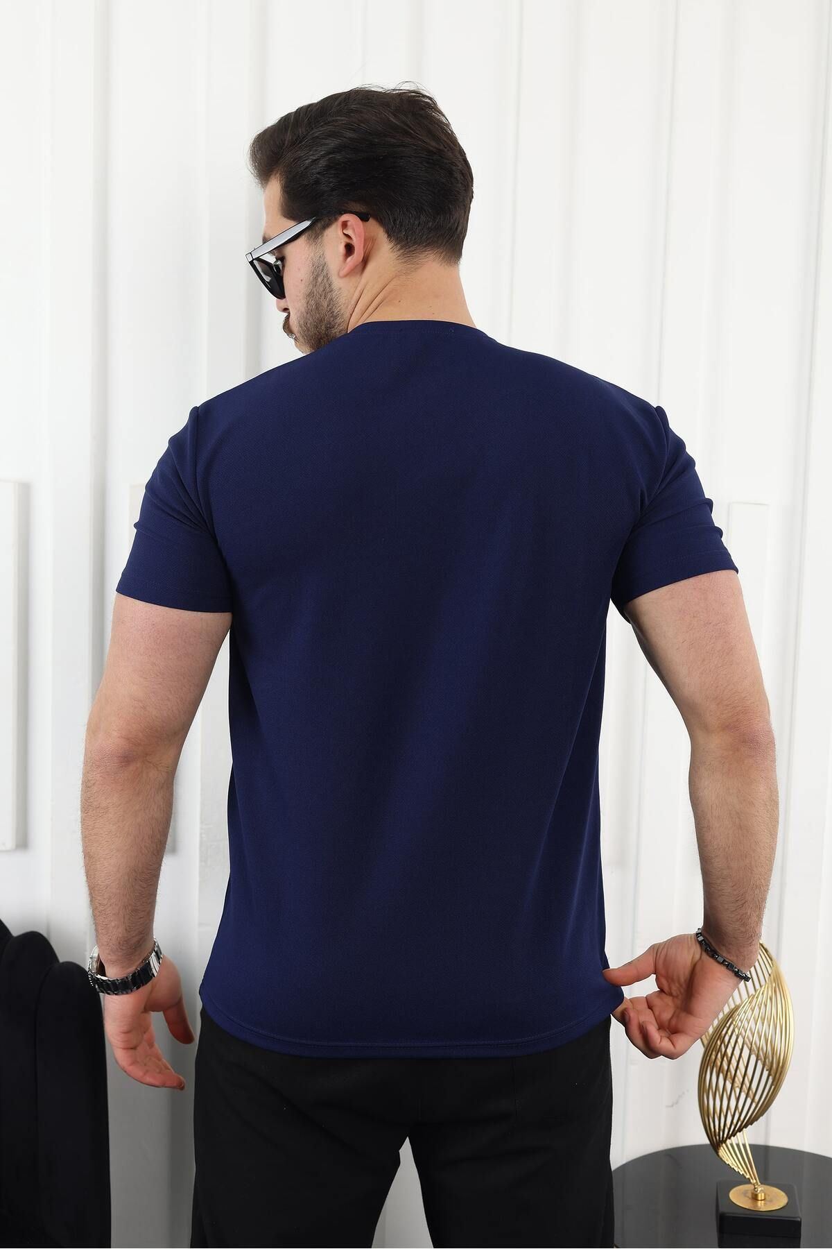 Şerit Detaylı Baskılı T-Shirt