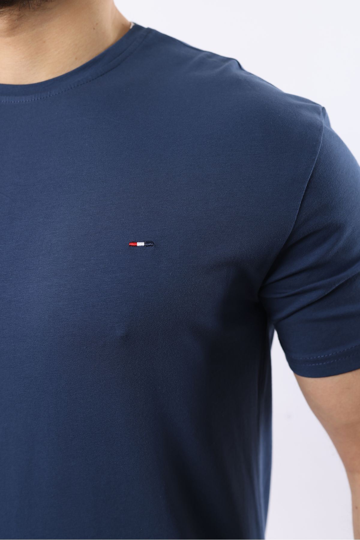 Erkek Slim Fit T-Shirt