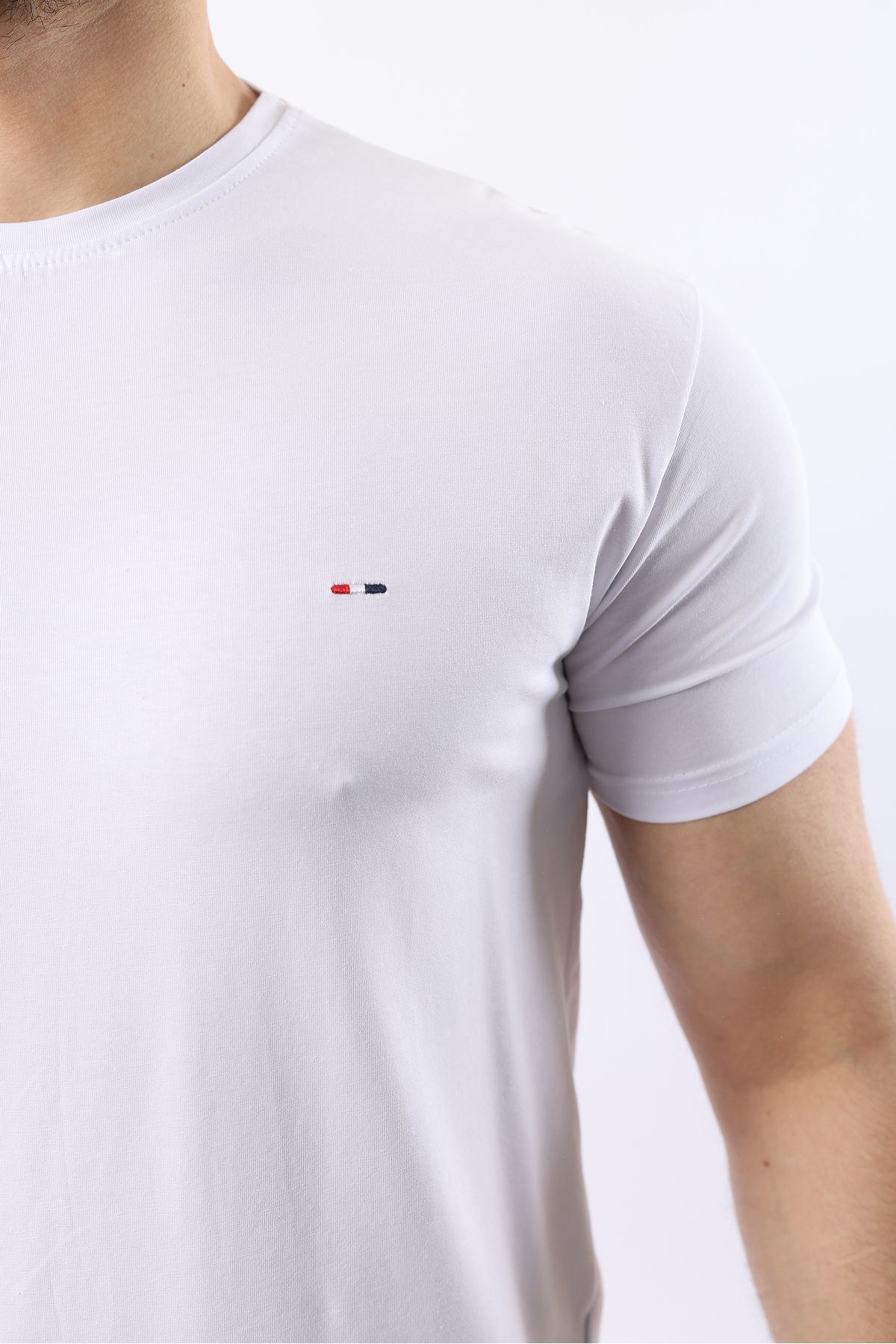 Erkek Slim Fit T-Shirt