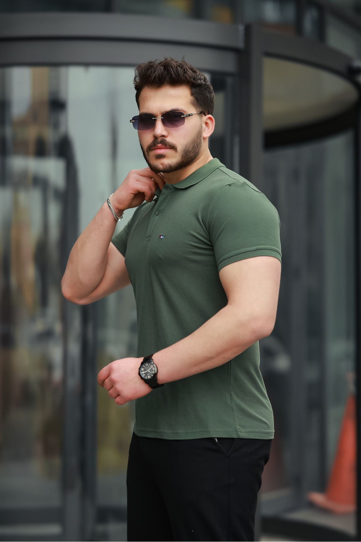 Erkek Kıvrılmaz Polo Yaka Cepsiz Slim Fit Dar Kesim T-Shirt