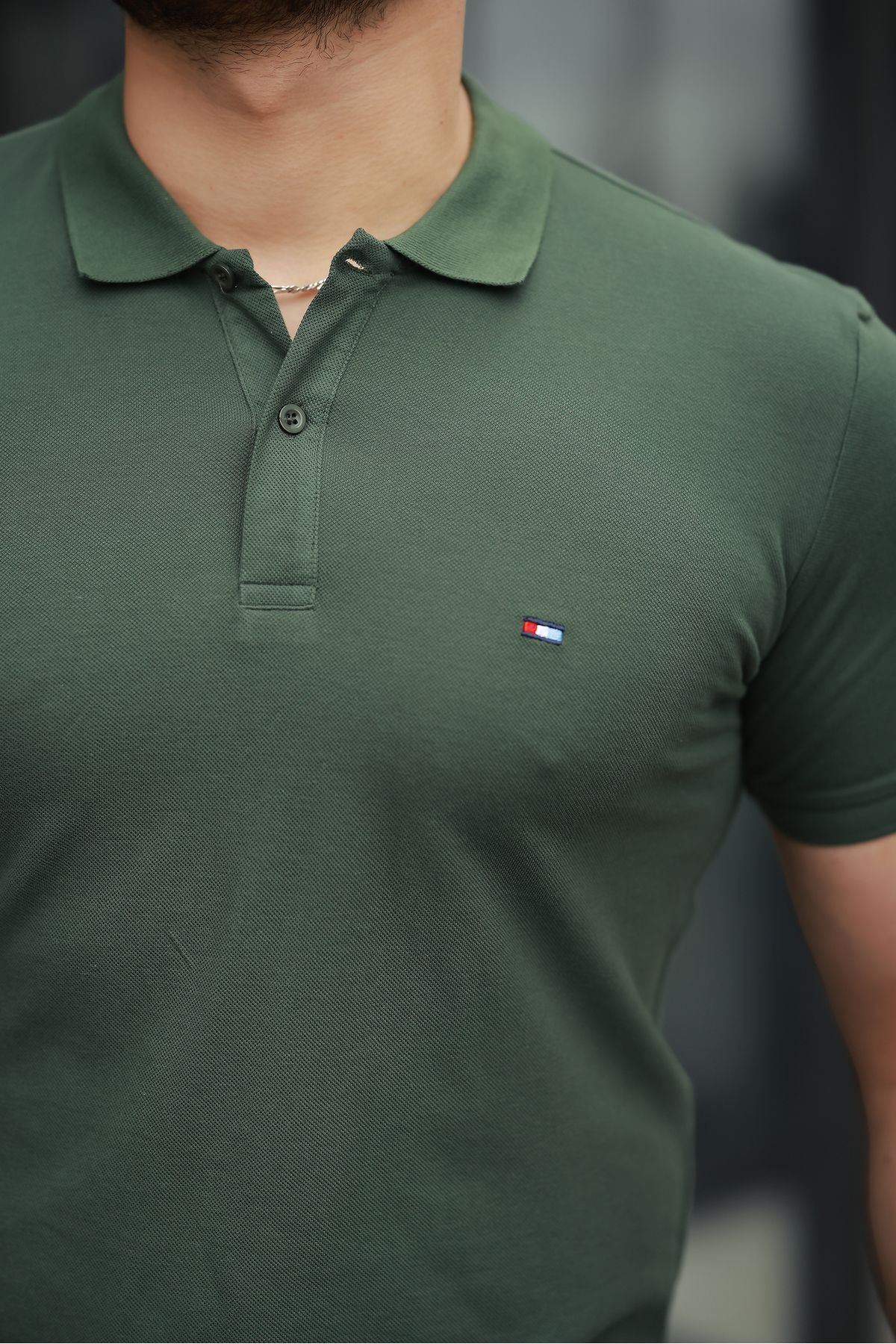 Erkek Kıvrılmaz Polo Yaka Cepsiz Slim Fit Dar Kesim T-Shirt