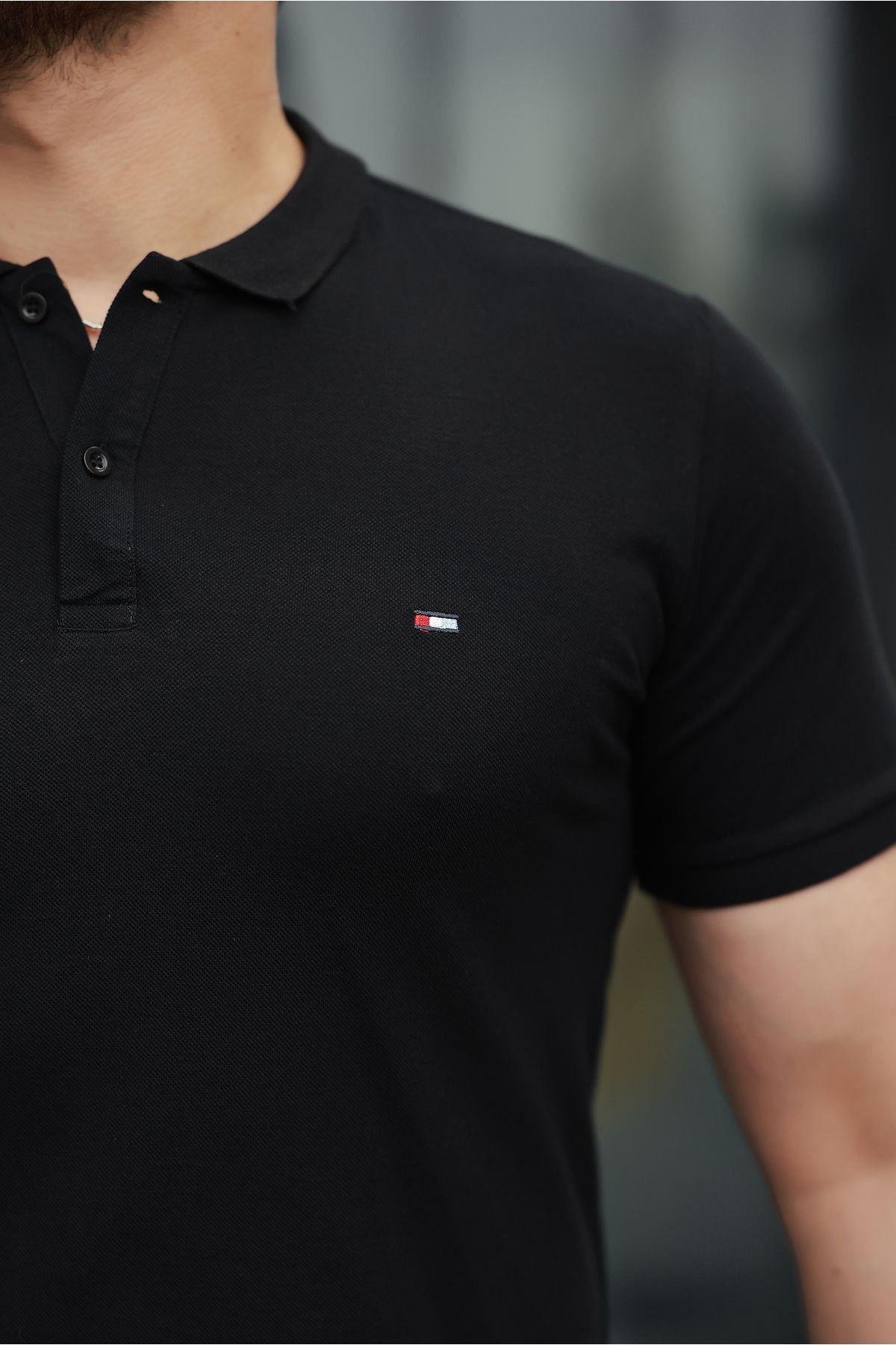 Erkek Kıvrılmaz Polo Yaka Cepsiz Slim Fit Dar Kesim T-Shirt