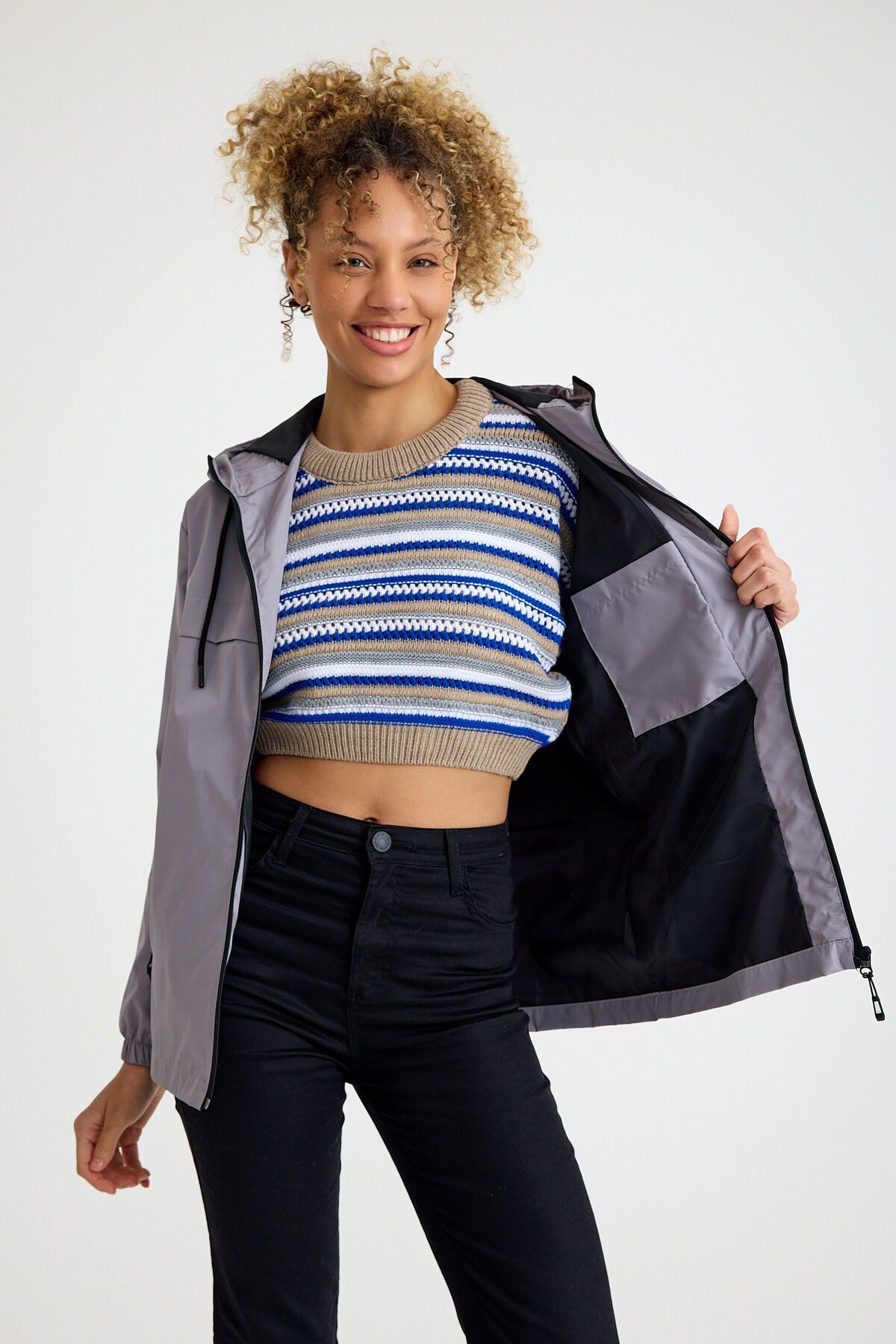 Kadın Astarlı Kapşonlu Gri Rüzgarlık & Yağmurluk