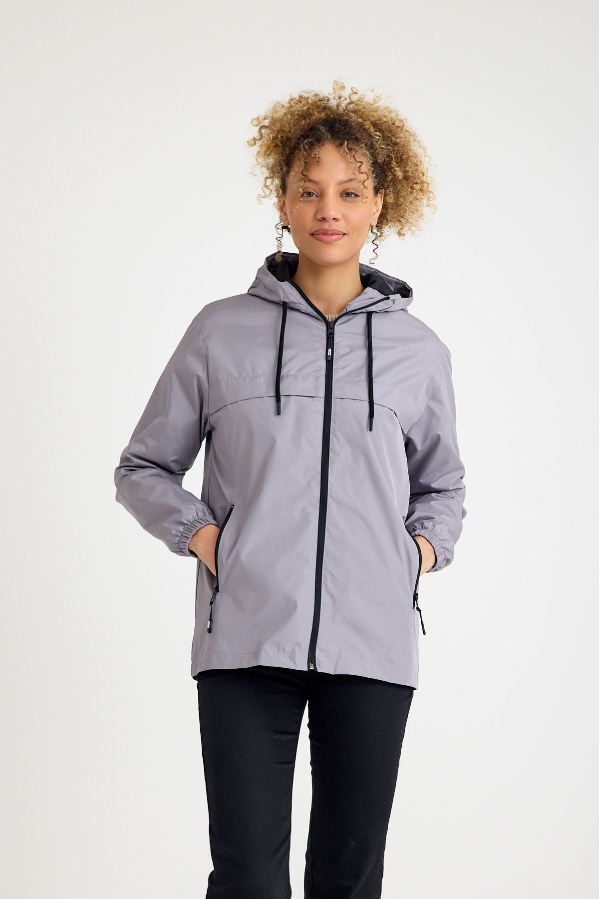 Kadın Astarlı Kapşonlu Gri Rüzgarlık & Yağmurluk