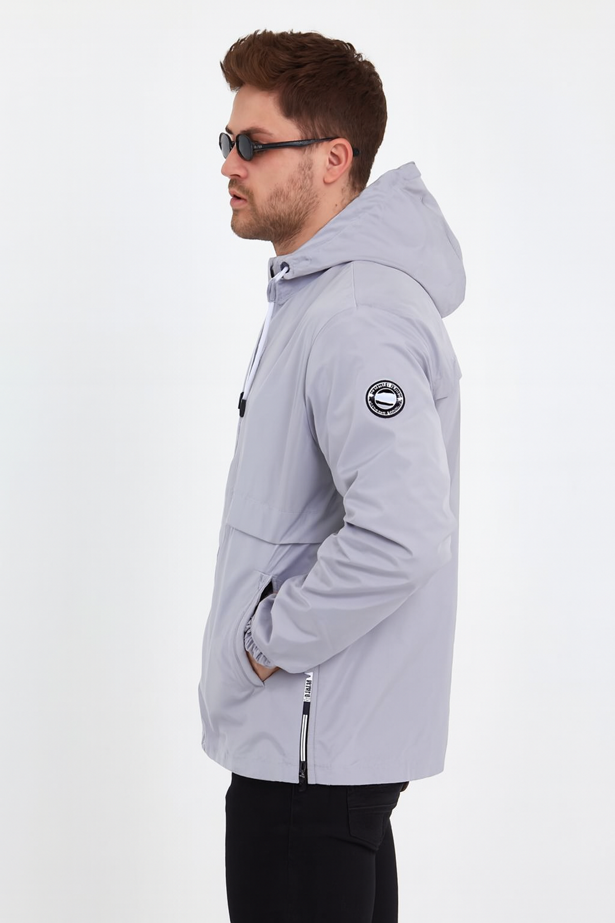 Erkek Baskılı Kapşonlu Gri Rüzgarlık & Yağmurluk