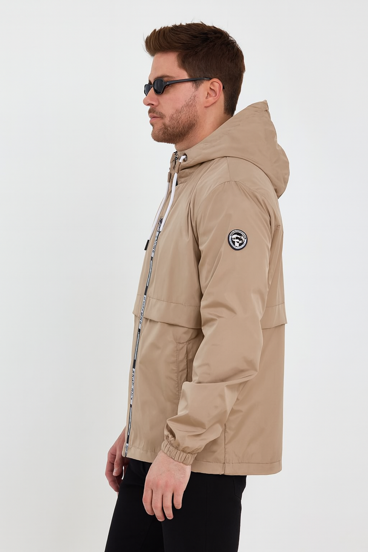 Erkek Baskılı Kapşonlu Taş Rüzgarlık & Yağmurluk