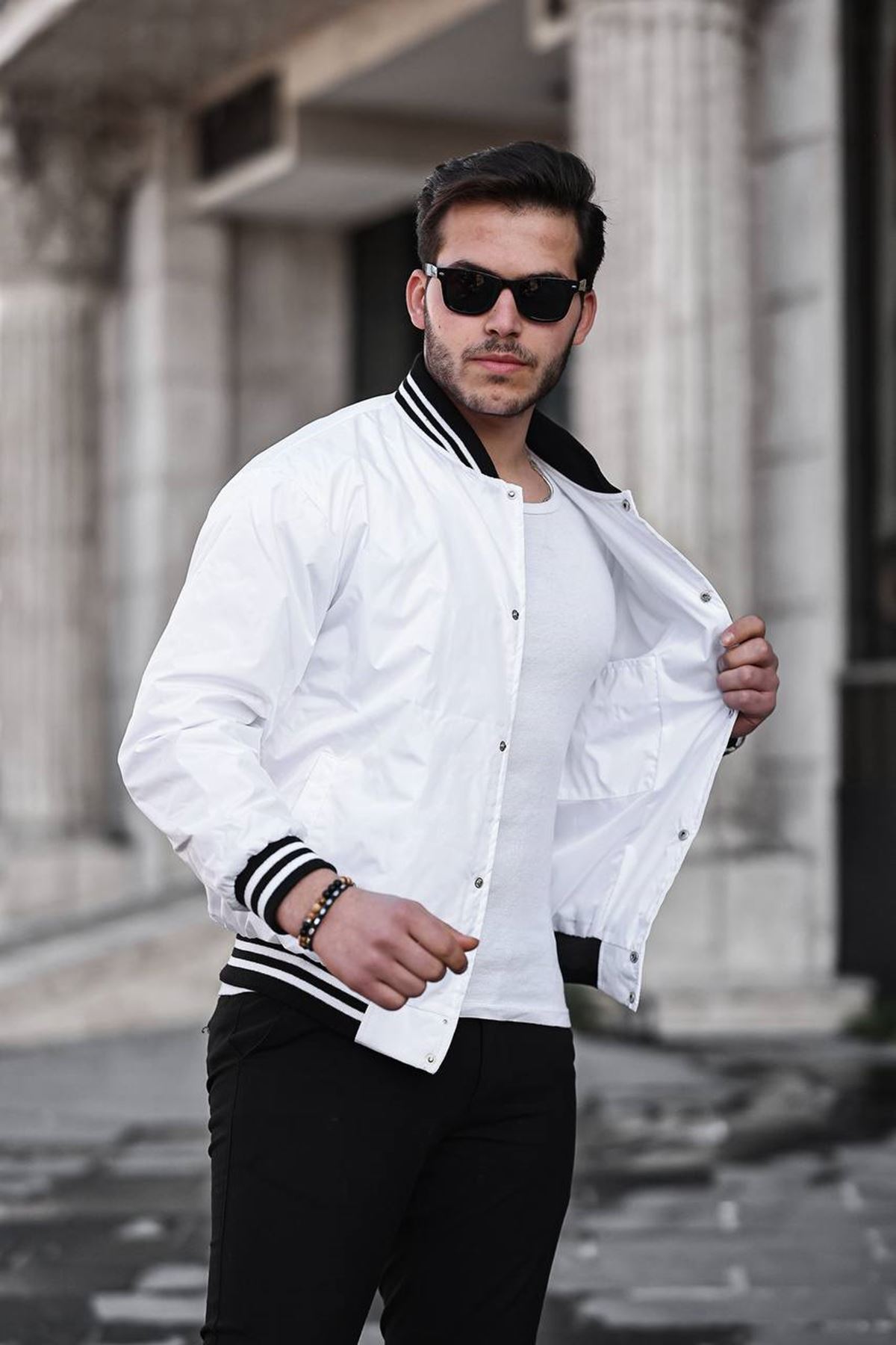 Erkek Baskılı Çıtçıtlı Beyaz Kolej Rüzgarlık & Yağmurluk