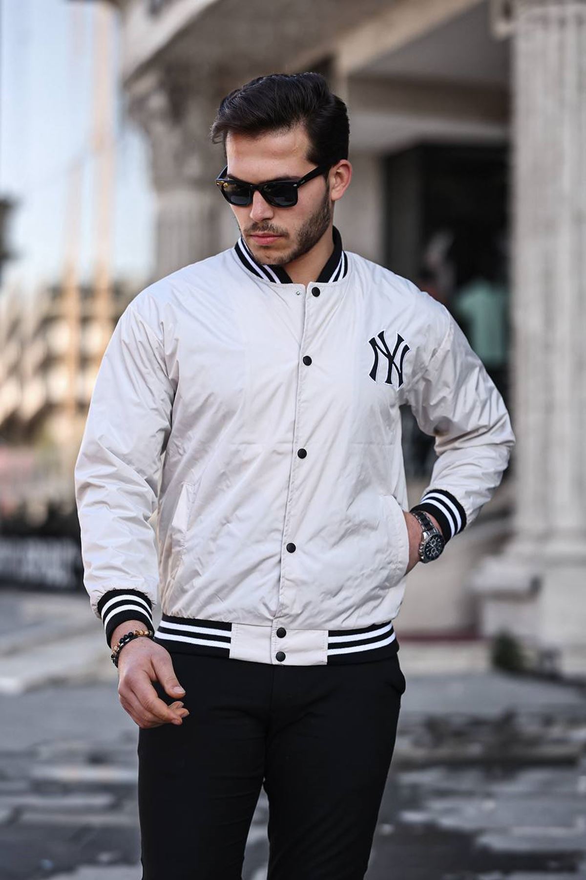 Erkek Baskılı Çıtçıtlı Ekru Kolej Rüzgarlık & Yağmurluk