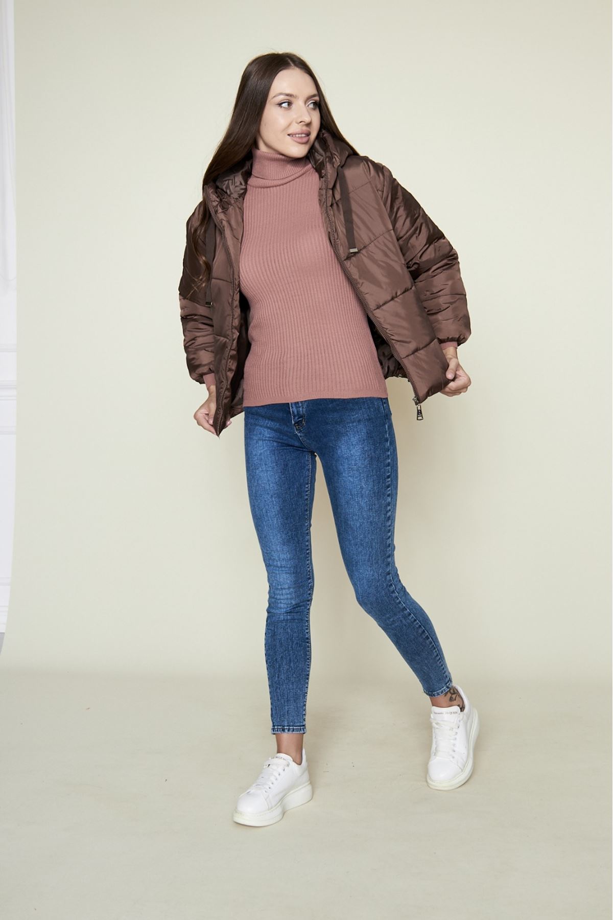 Kadın Kışlık Cepli Basic Kapüşonlu Kahve Şişme Mont