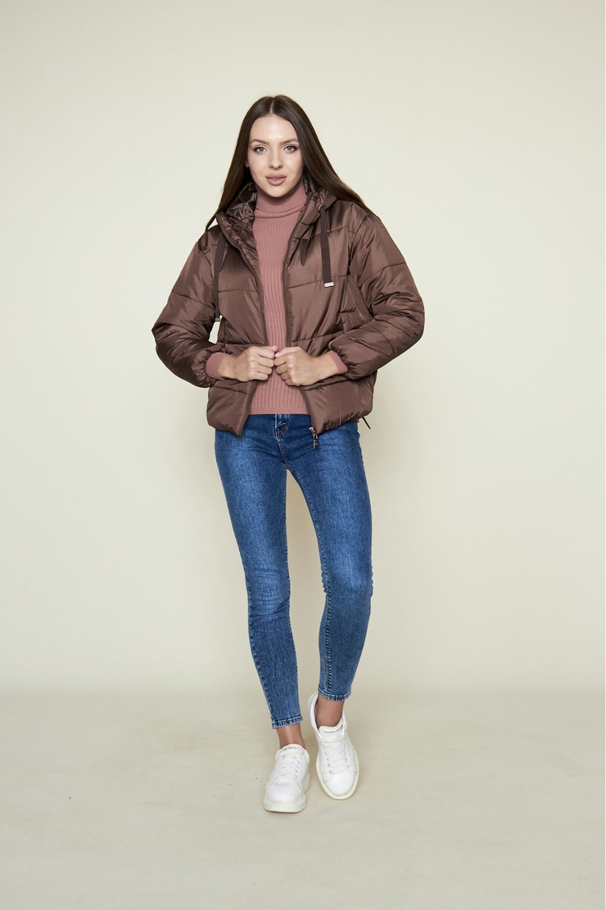 Kadın Kışlık Cepli Basic Kapüşonlu Kahve Şişme Mont