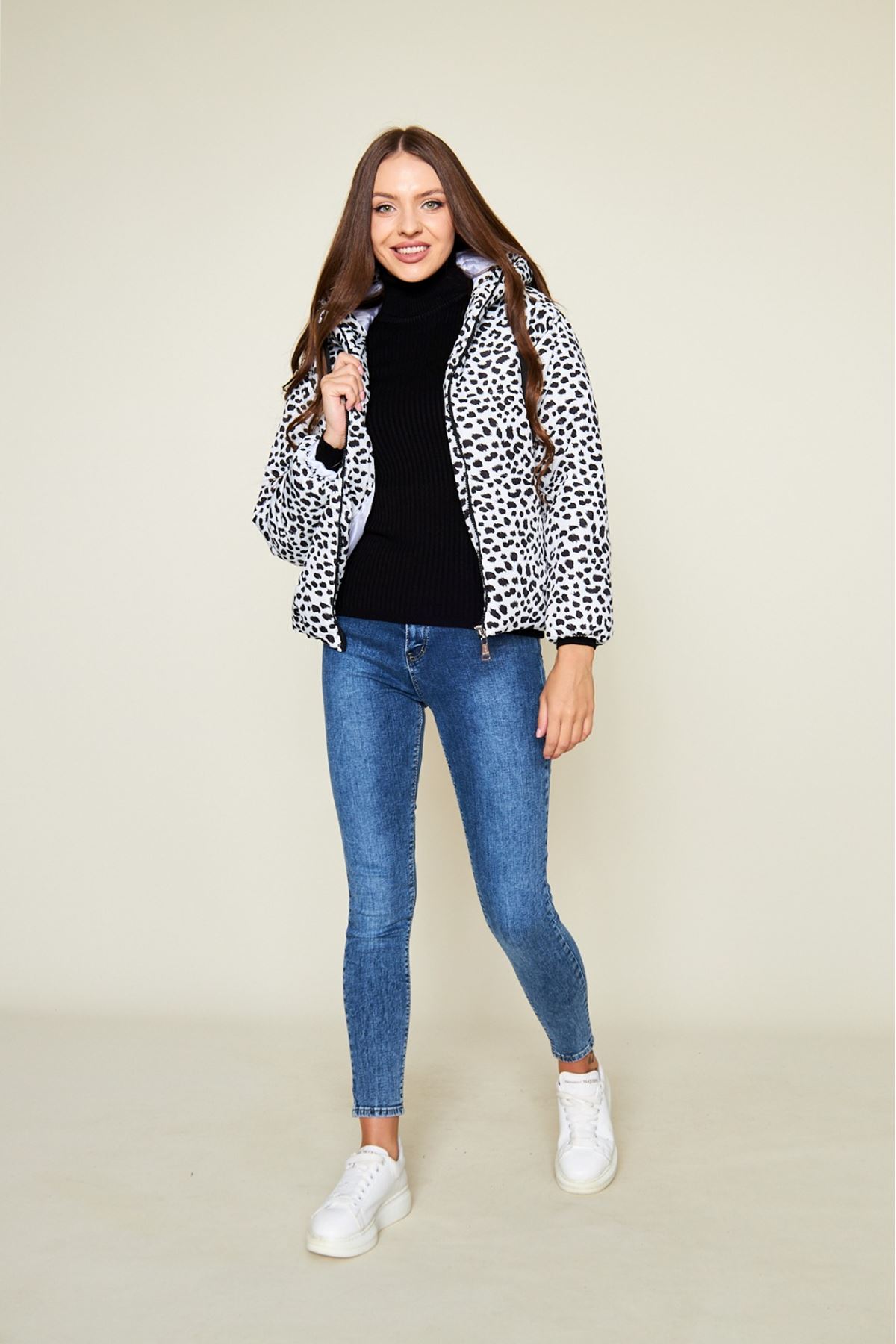 Kadın Kışlık Basic Kapüşonlu Desenli Beyaz Şişme Mont