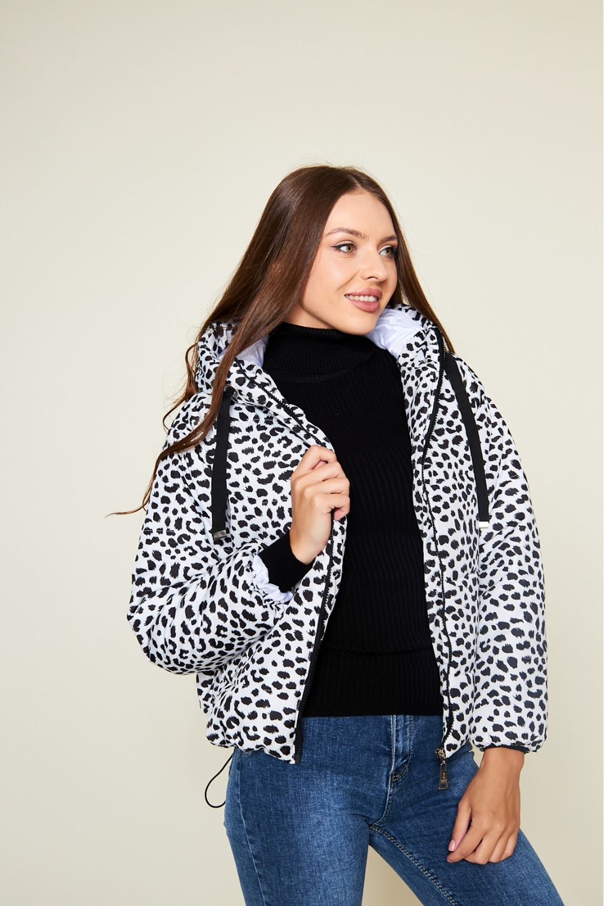 Kadın Kışlık Basic Kapüşonlu Desenli Beyaz Şişme Mont