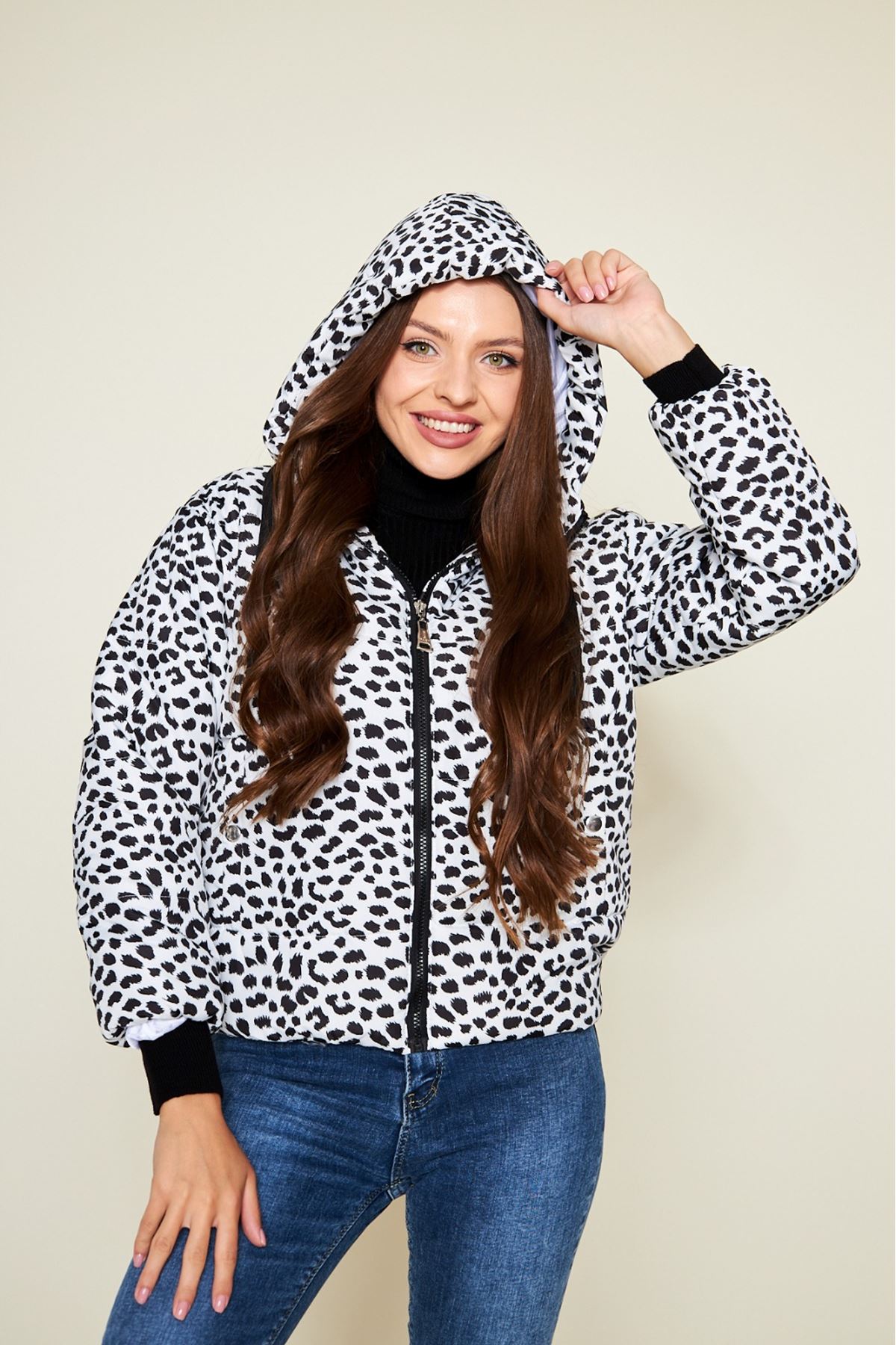 Kadın Kışlık Basic Kapüşonlu Desenli Beyaz Şişme Mont