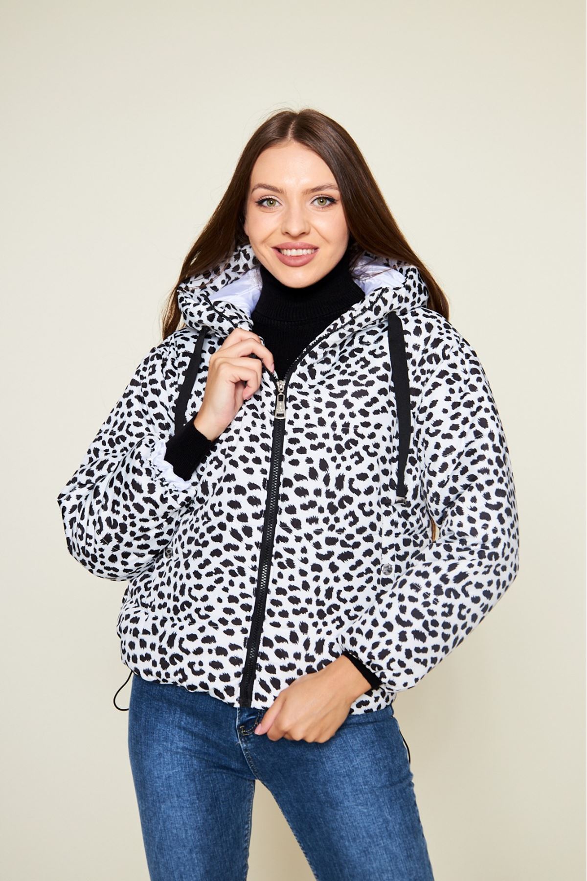 Kadın Kışlık Basic Kapüşonlu Desenli Beyaz Şişme Mont