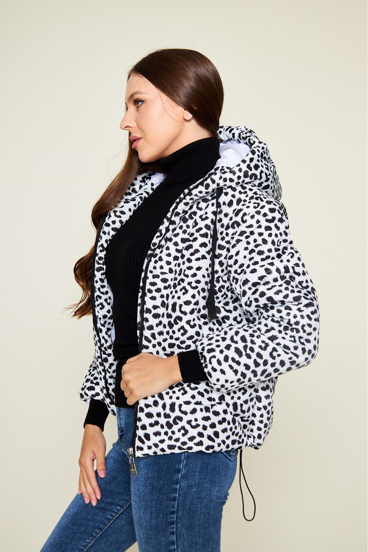 Kadın Kışlık Basic Kapüşonlu Desenli Beyaz Şişme Mont