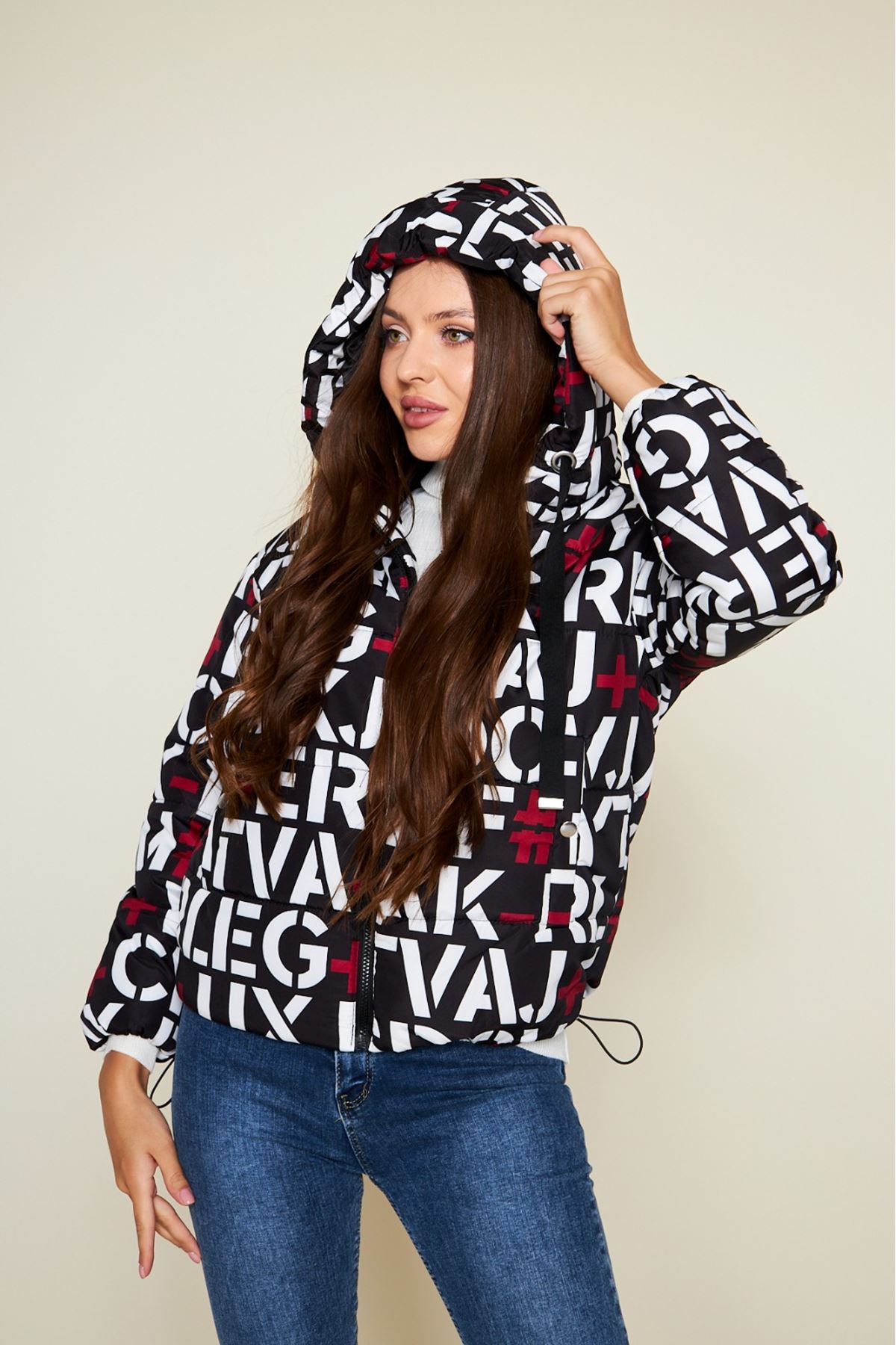 Kadın Kışlık Basic Kapüşonlu Desenli Siyah Şişme Mont