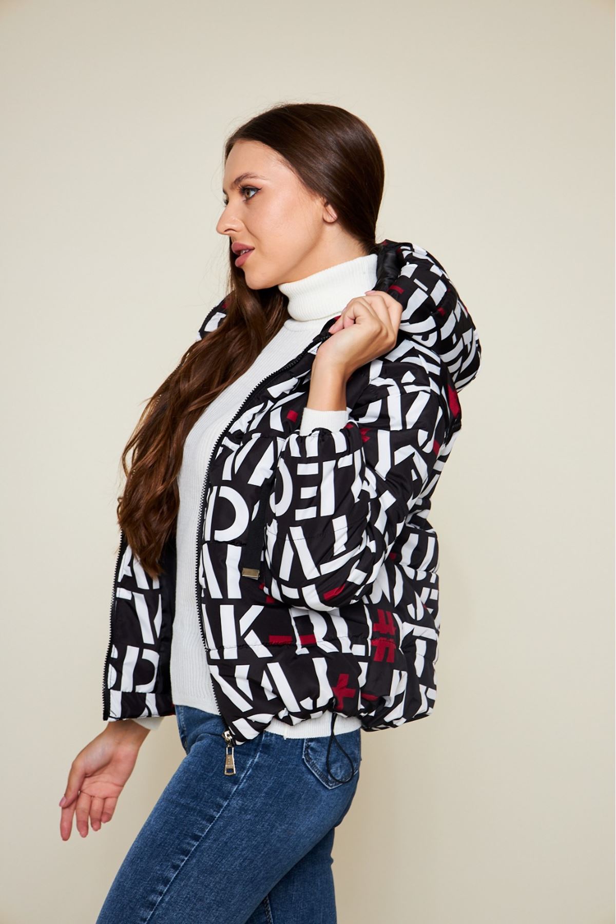 Kadın Kışlık Basic Kapüşonlu Desenli Siyah Şişme Mont