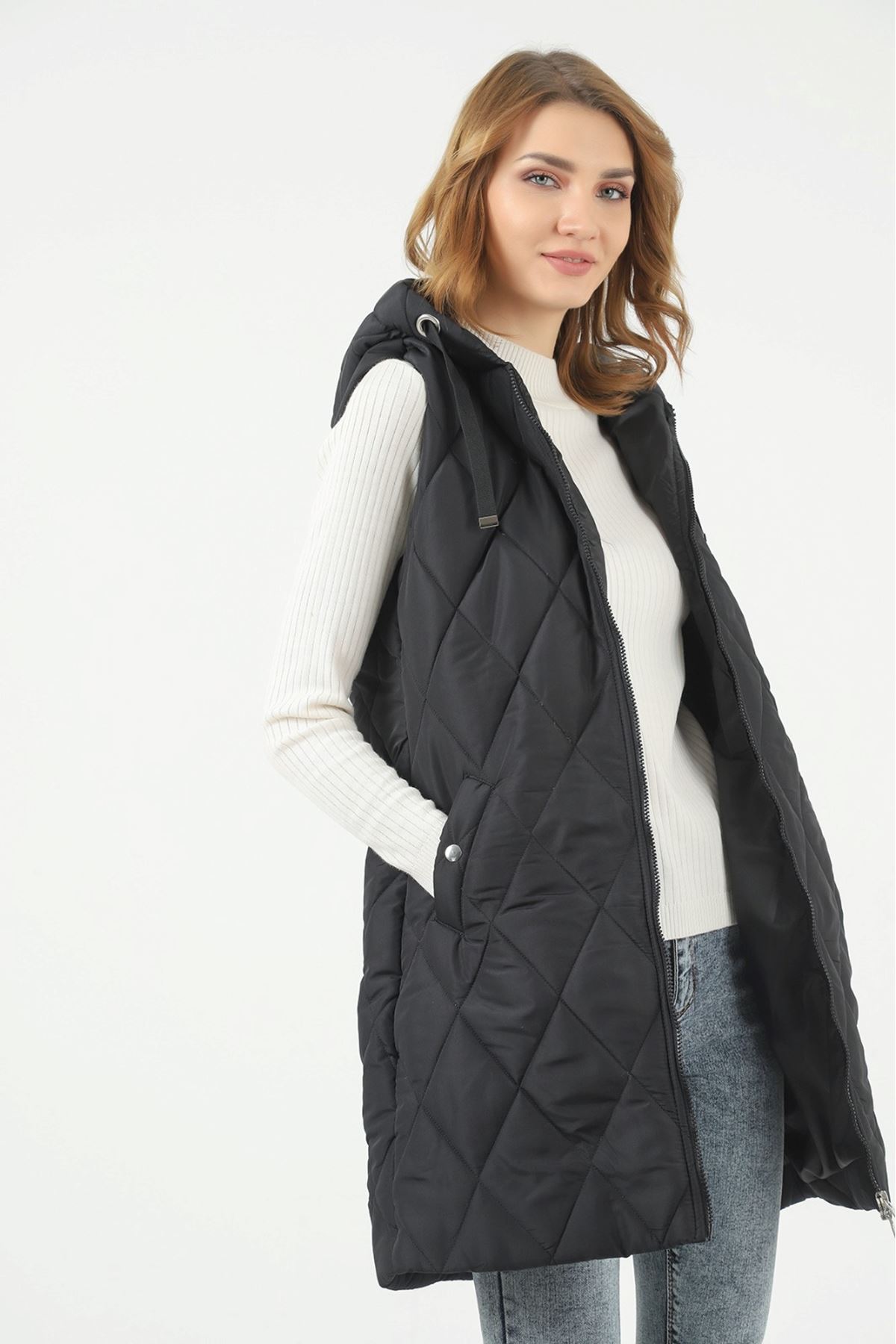 Kadın Kışlık Uzun Kapşonlu Siyah Kapitone Şişme Yelek