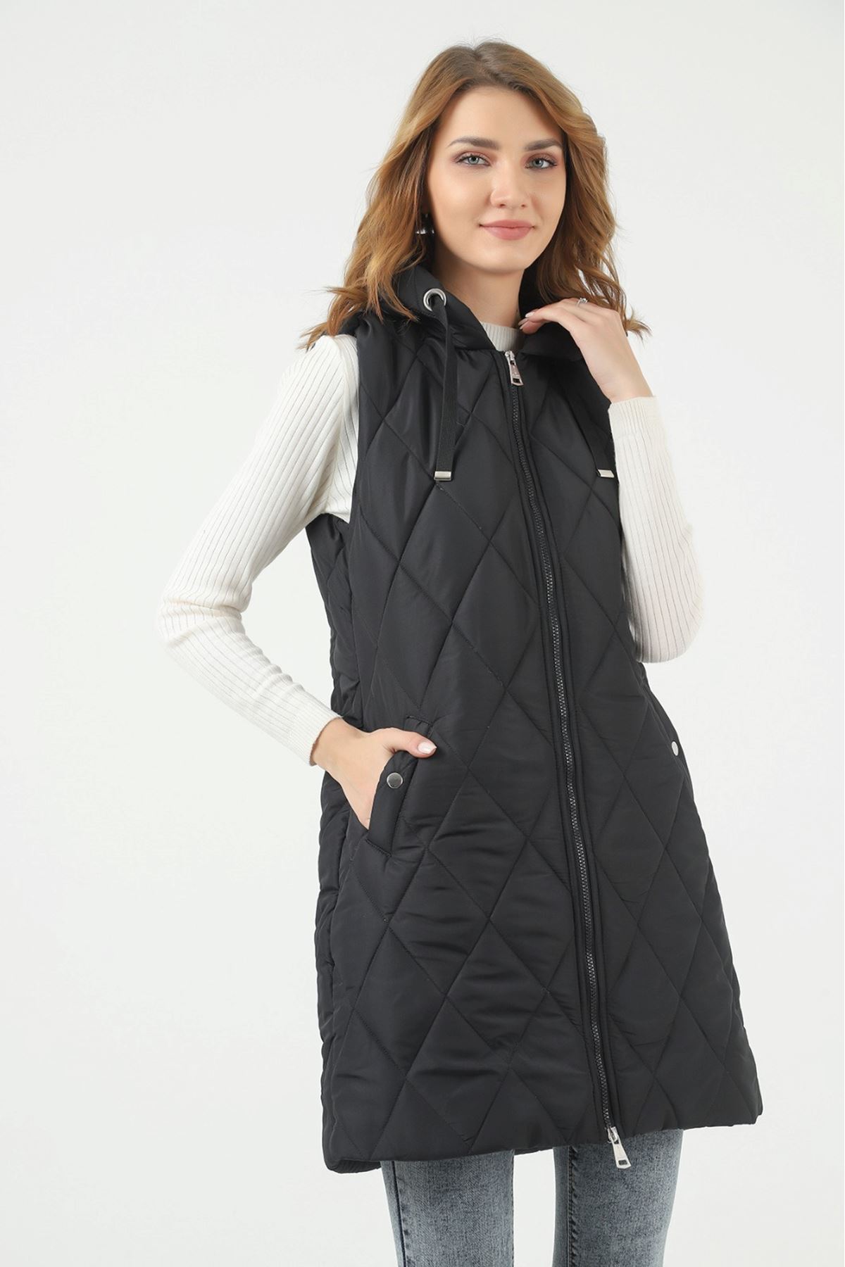 Kadın Kışlık Uzun Kapşonlu Siyah Kapitone Şişme Yelek