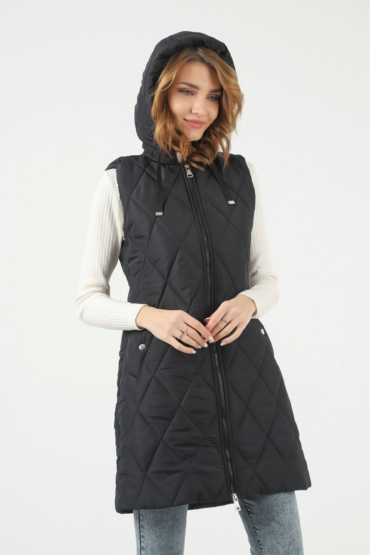 Kadın Kışlık Uzun Kapşonlu Siyah Kapitone Şişme Yelek