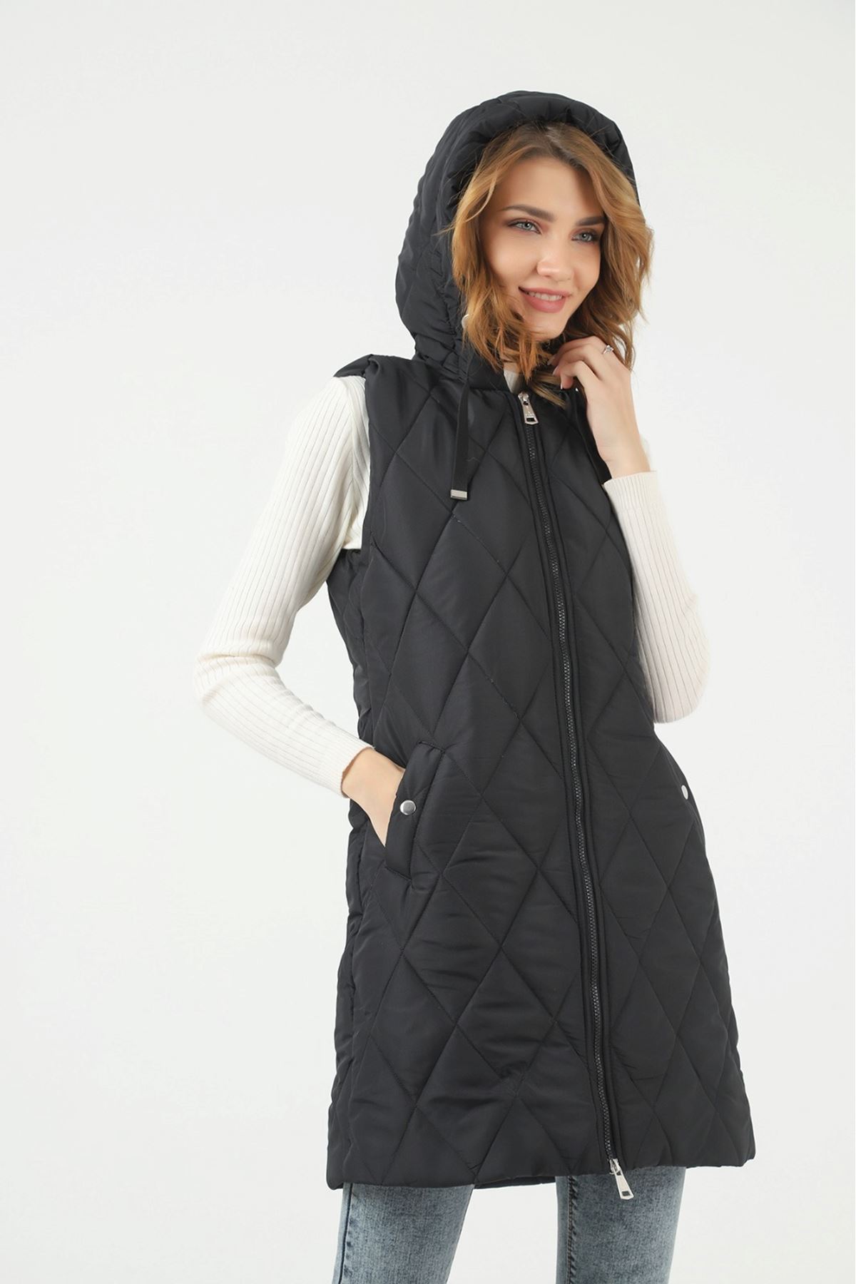 Kadın Kışlık Uzun Kapşonlu Siyah Kapitone Şişme Yelek