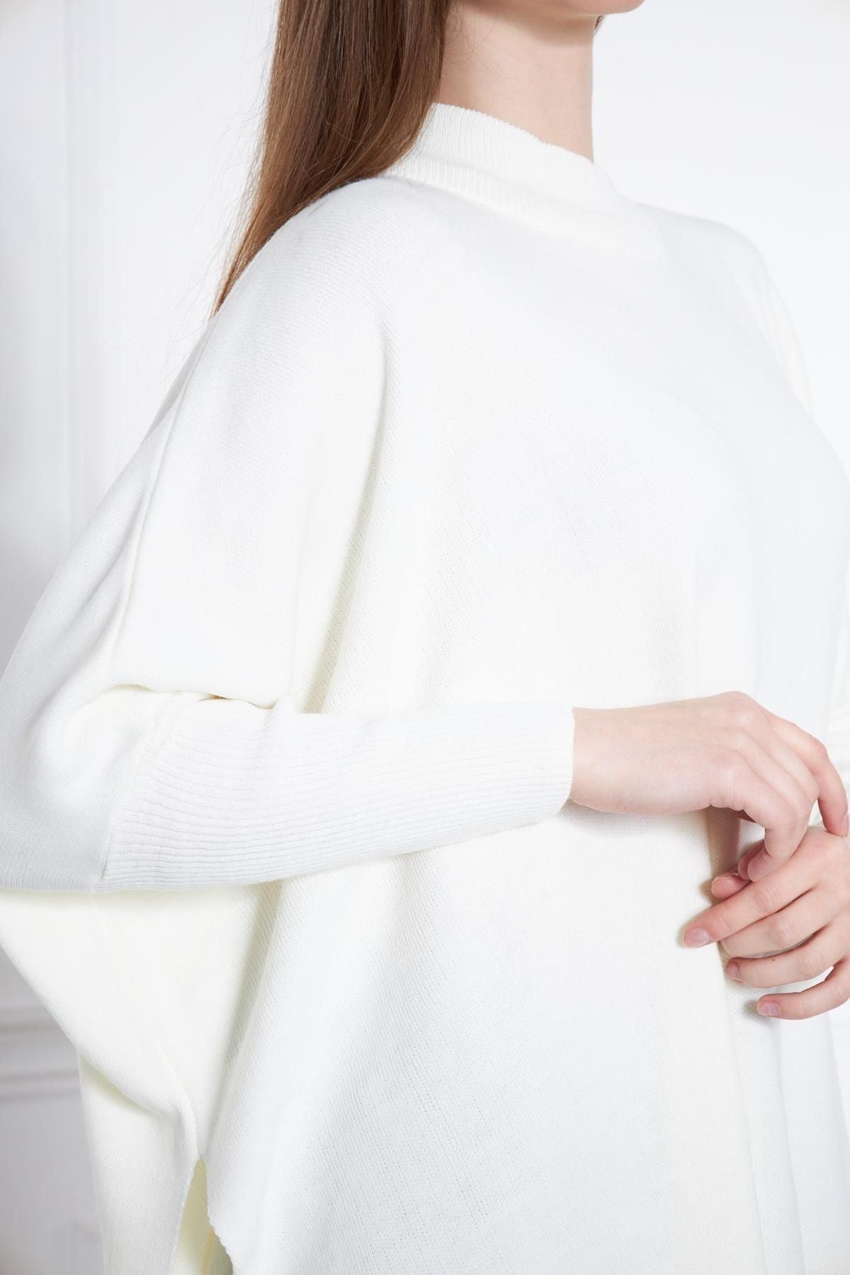 Kadın Yandan Yırtmaçlı Oversize Panço Kazak