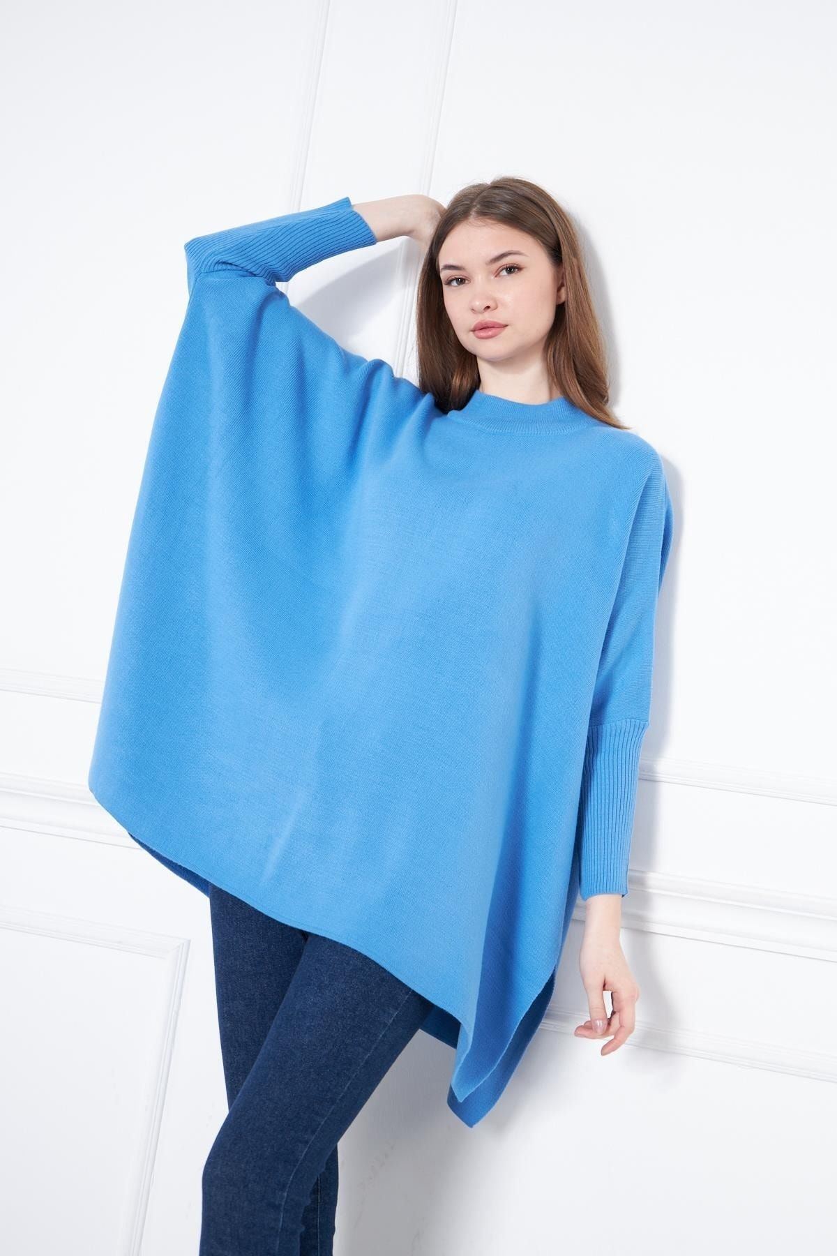 Kadın Yandan Yırtmaçlı Oversize Panço Kazak