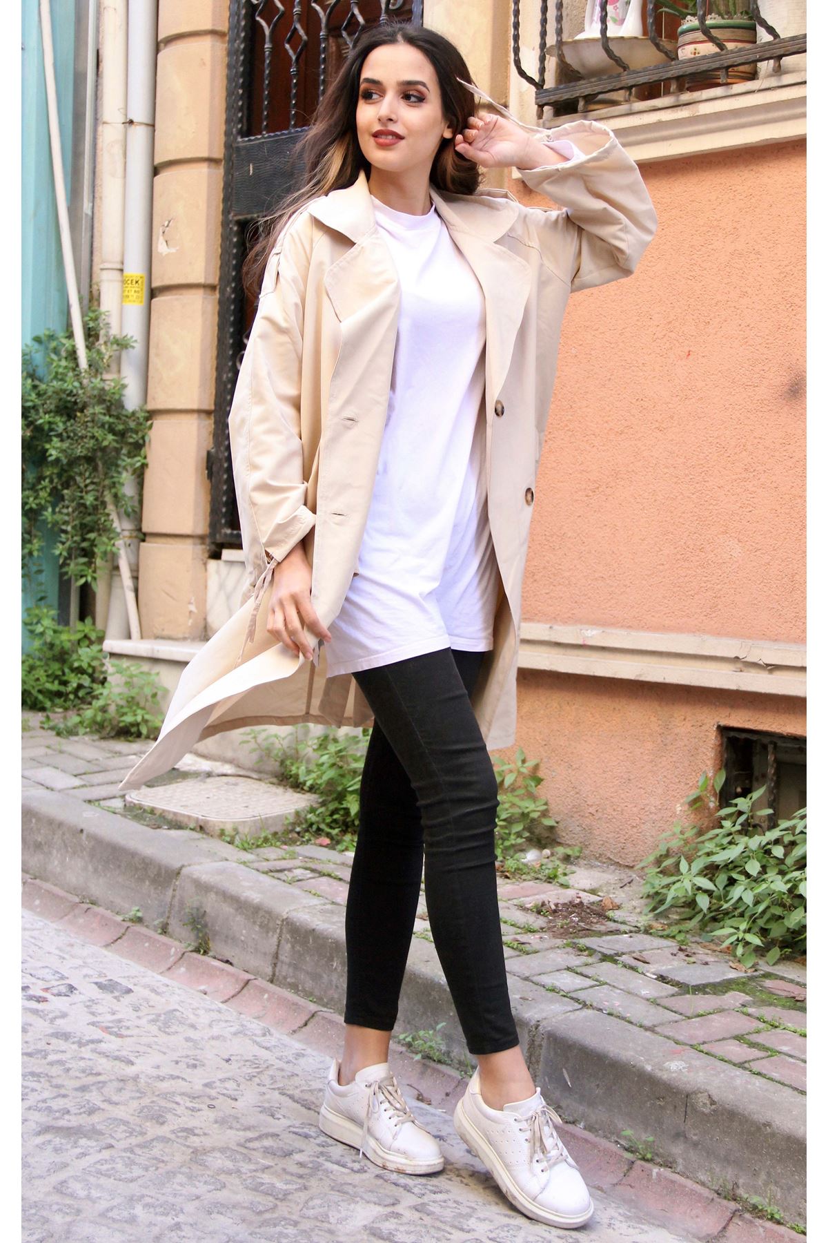 Kadın Kapşonlu Trend Cepli Oversize Uzun Krem Yağmurluk