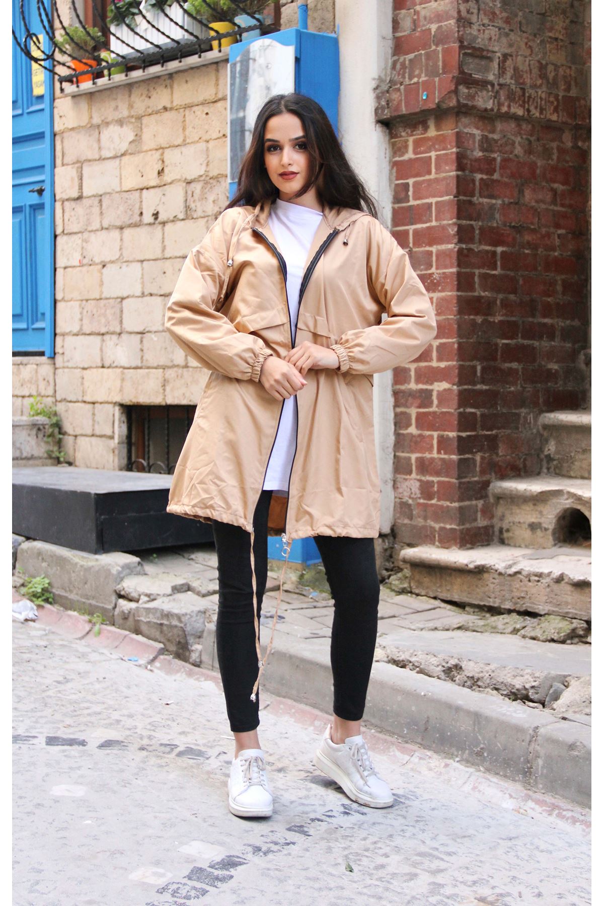 Kadın Kapşonlu Trend Cepli Oversize Uzun Bej Yağmurluk