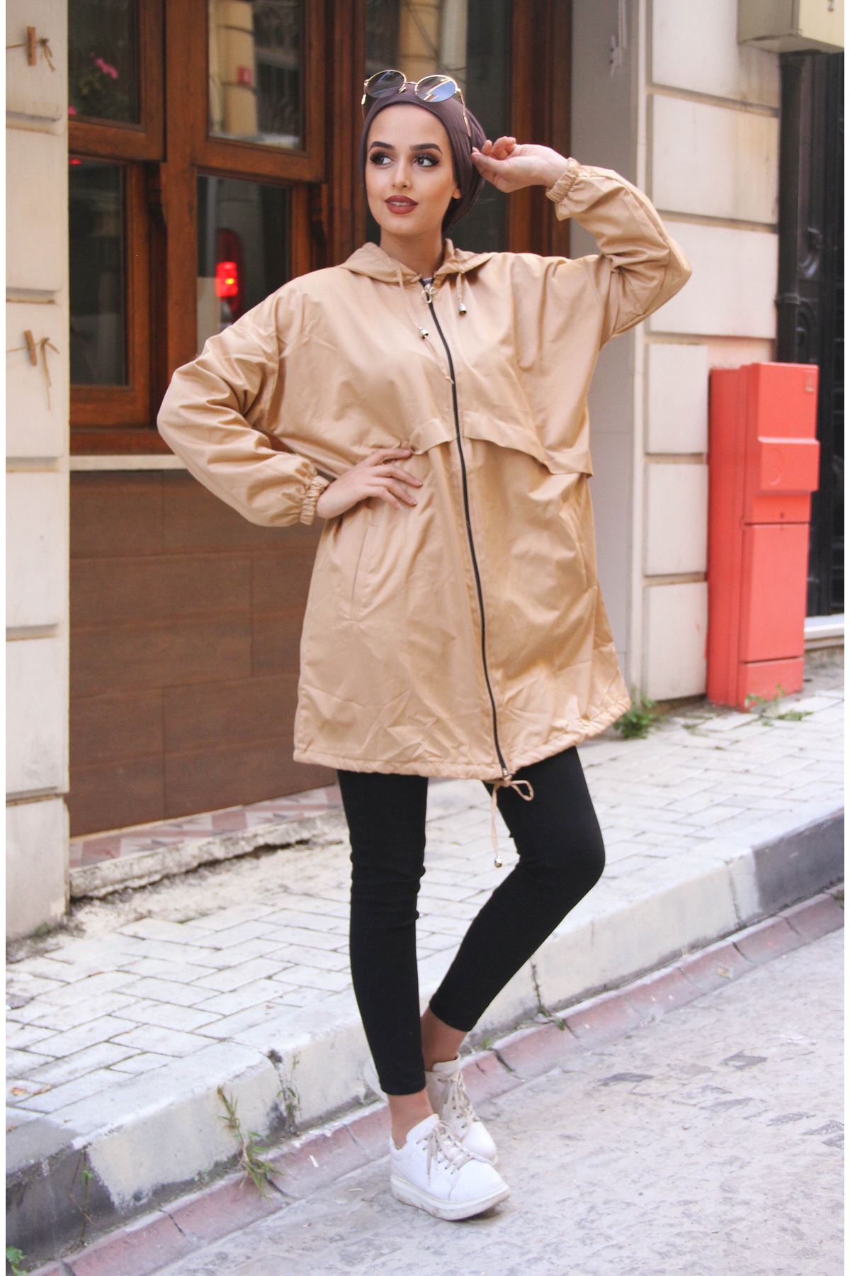 Kadın Kapşonlu Trend Cepli Oversize Uzun Bej Yağmurluk