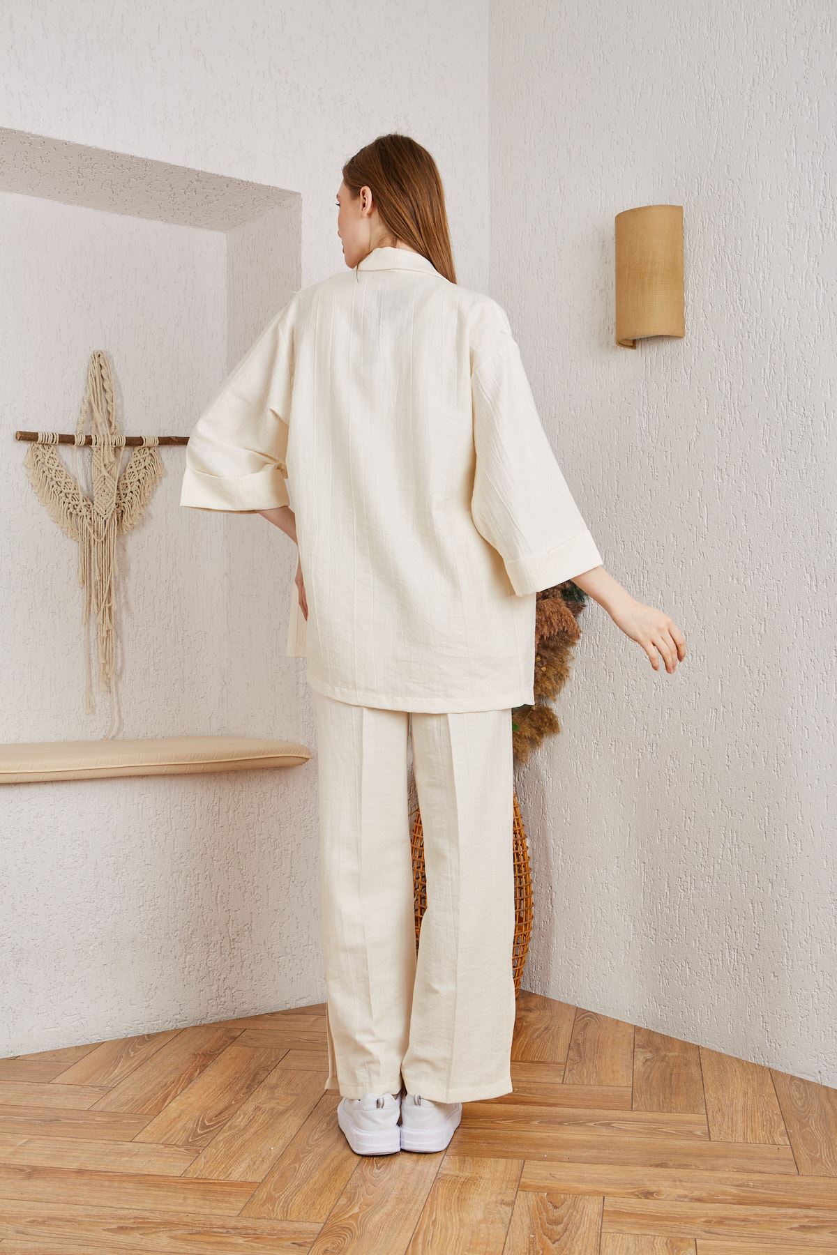 Kadın Kuşaklı Overize Ceket Bol Pantolon Ekru İkili Takım