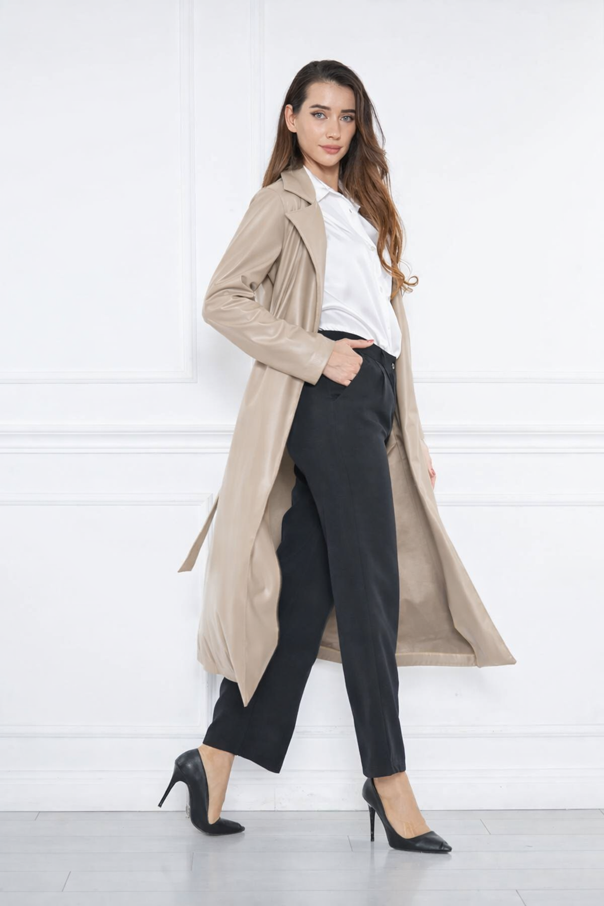 Kadın Trend Cepli Kuşaklı Uzun Bej Deri Kaban