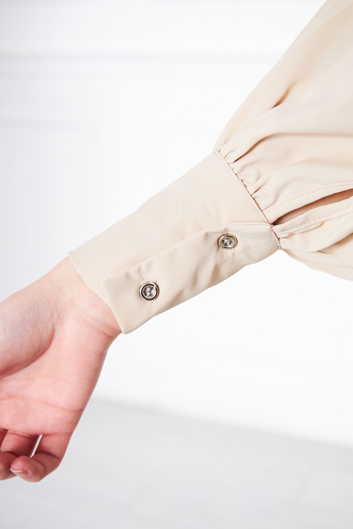 Kadın Trend Balon Kol Oversize Krem Şık Bluz Gömlek